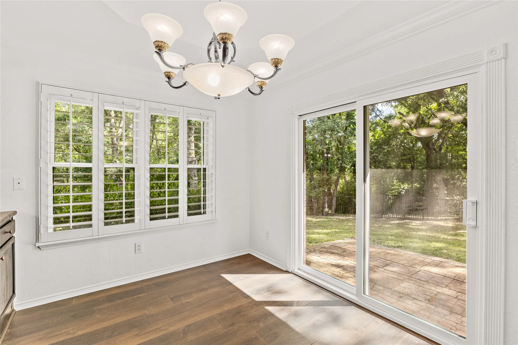 Single Family Residence For Sale in Dallas County , 5320 Hidden Court, Garland, Texas 75043, 3 Bedroom, 3 Bathroom, 2 Garage spaces, 2,065 Sqft, built in 1987, mls#21307550, Real Estate Agent in Garland, Homes For Sale in Dallas county, Homes For Sale in Garland, Realtor in Garland Texas, Real Estate Brokerage Independent Realty Texas, Luminita Cordes Realtor