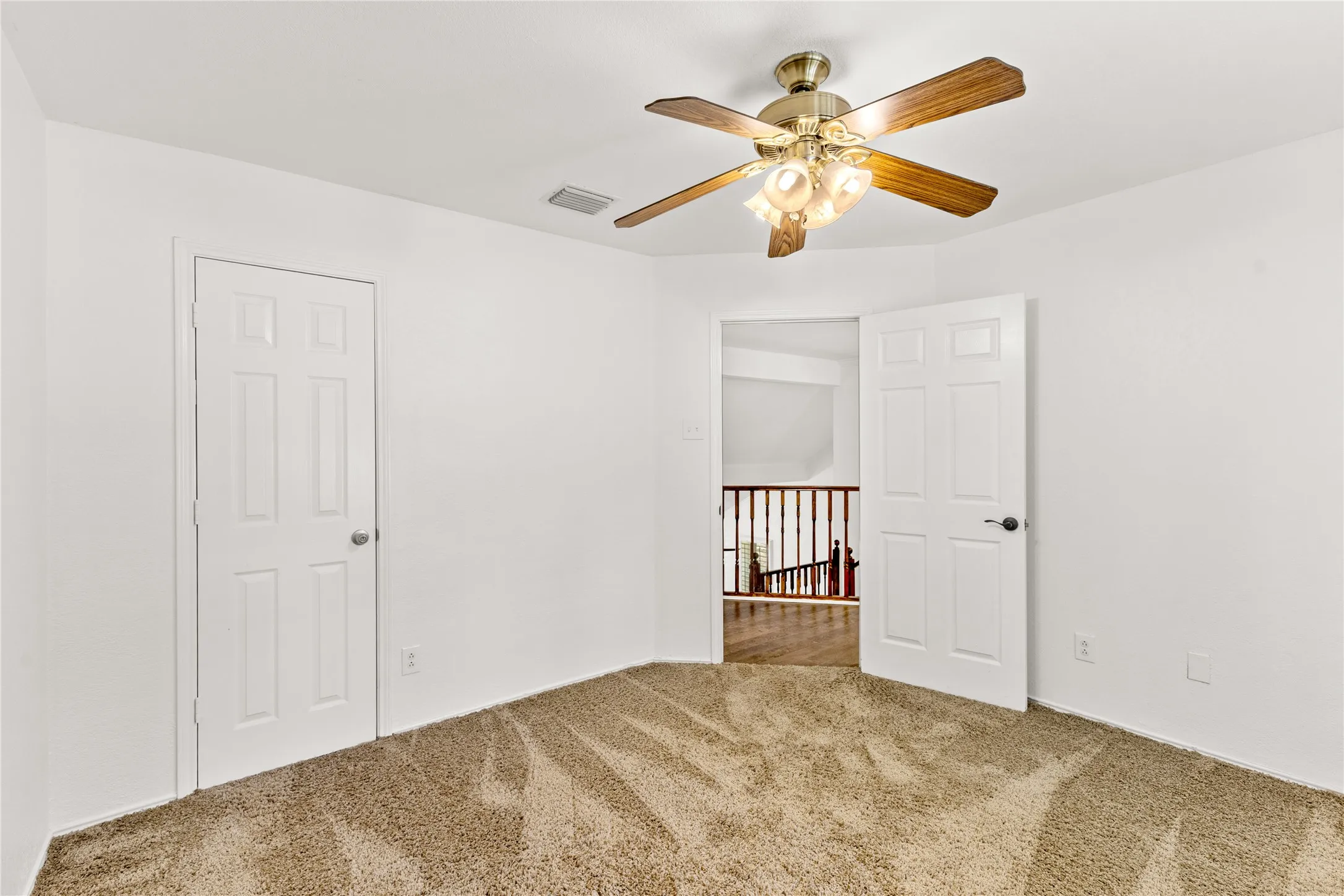 Single Family Residence For Sale in Dallas County , 5320 Hidden Court, Garland, Texas 75043, 3 Bedroom, 3 Bathroom, 2 Garage spaces, 2,065 Sqft, built in 1987, mls#21307550, Real Estate Agent in Garland, Homes For Sale in Dallas county, Homes For Sale in Garland, Realtor in Garland Texas, Real Estate Brokerage Independent Realty Texas, Luminita Cordes Realtor