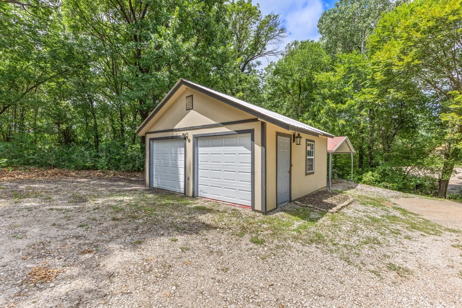 Single Family Residence For Sale in Dallas County , 5320 Hidden Court, Garland, Texas 75043, 3 Bedroom, 3 Bathroom, 2 Garage spaces, 2,065 Sqft, built in 1987, mls#21307550, Real Estate Agent in Garland, Homes For Sale in Dallas county, Homes For Sale in Garland, Realtor in Garland Texas, Real Estate Brokerage Independent Realty Texas, Luminita Cordes Realtor
