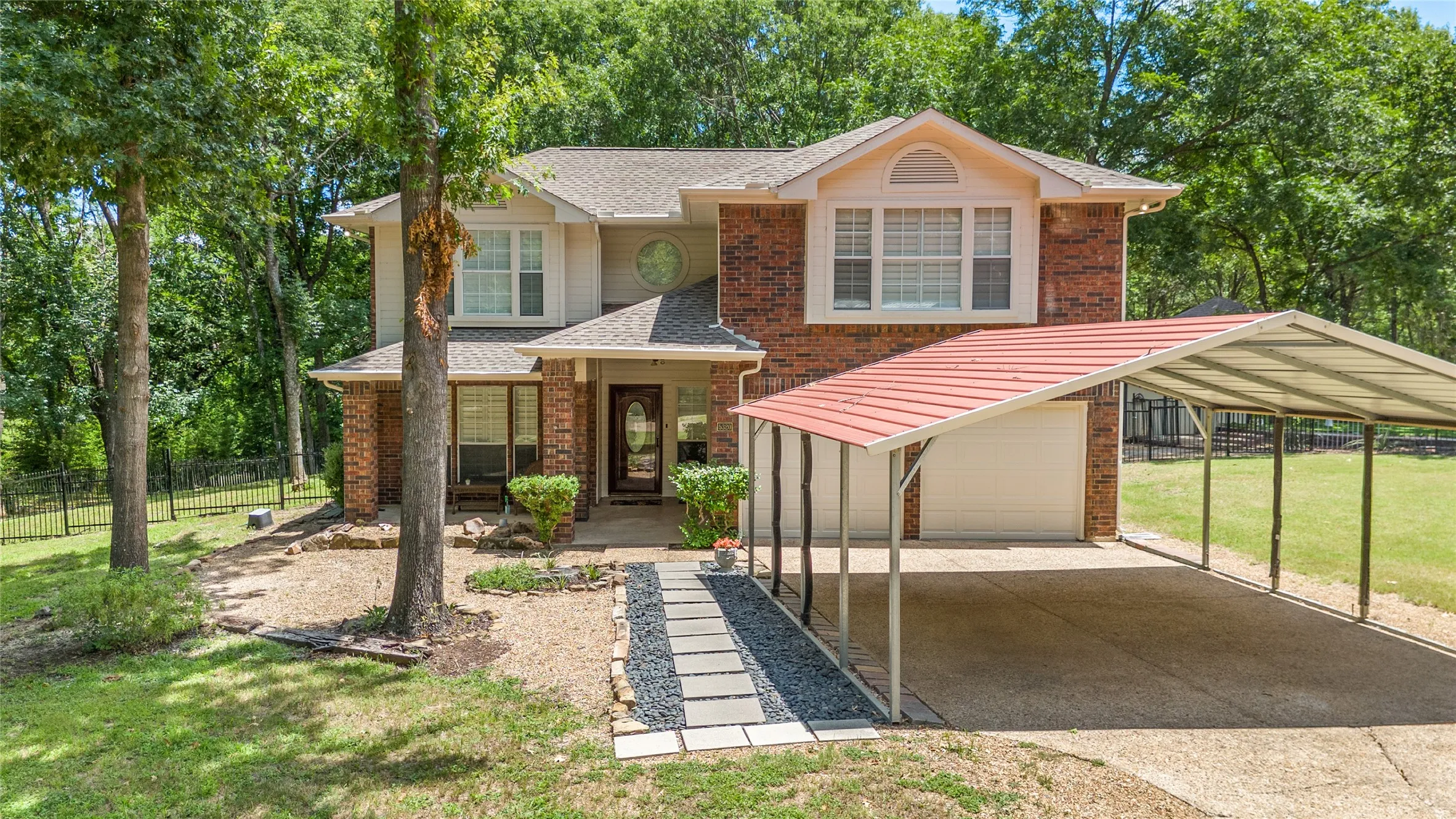Single Family Residence For Sale in Dallas County , 5320 Hidden Court, Garland, Texas 75043, 3 Bedroom, 3 Bathroom, 2 Garage spaces, 2,065 Sqft, built in 1987, mls#21307550, Real Estate Agent in Garland, Homes For Sale in Dallas county, Homes For Sale in Garland, Realtor in Garland Texas, Real Estate Brokerage Independent Realty Texas, Luminita Cordes Realtor