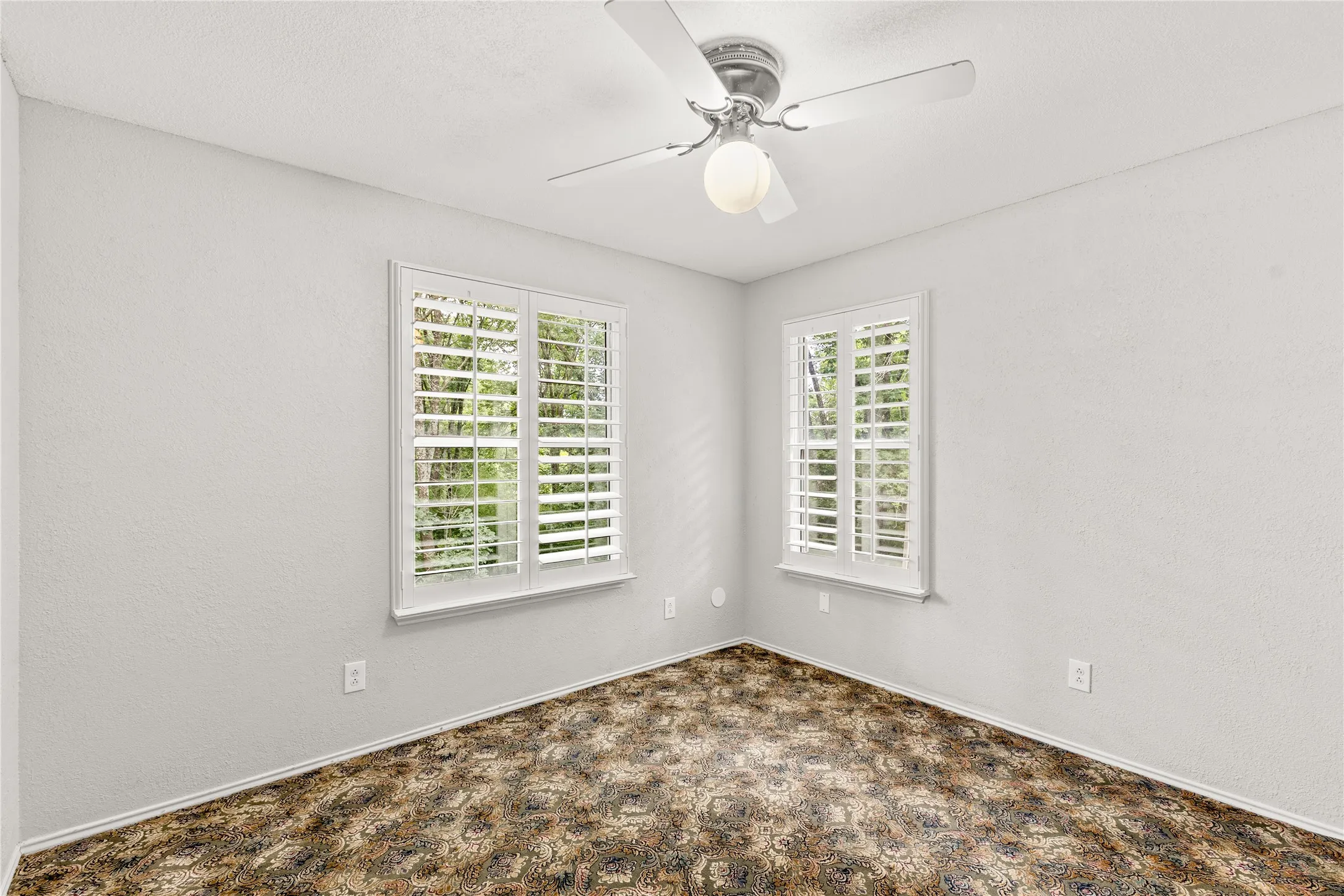Single Family Residence For Sale in Dallas County , 5320 Hidden Court, Garland, Texas 75043, 3 Bedroom, 3 Bathroom, 2 Garage spaces, 2,065 Sqft, built in 1987, mls#21307550, Real Estate Agent in Garland, Homes For Sale in Dallas county, Homes For Sale in Garland, Realtor in Garland Texas, Real Estate Brokerage Independent Realty Texas, Luminita Cordes Realtor
