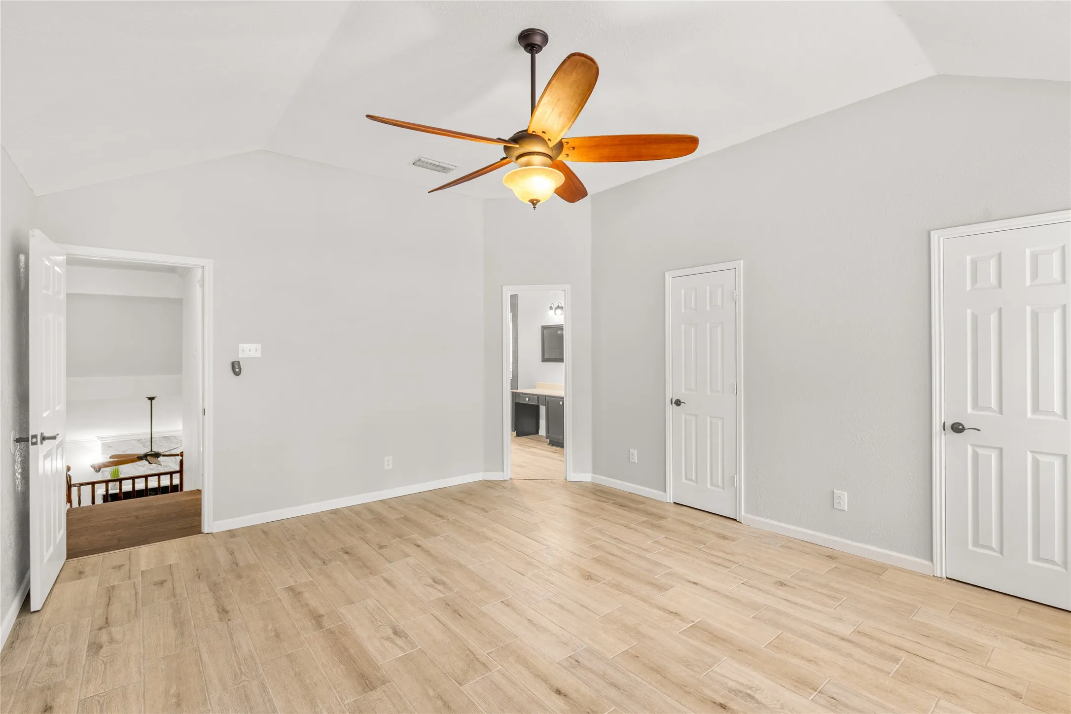 Single Family Residence For Sale in Dallas County , 5320 Hidden Court, Garland, Texas 75043, 3 Bedroom, 3 Bathroom, 2 Garage spaces, 2,065 Sqft, built in 1987, mls#21307550, Real Estate Agent in Garland, Homes For Sale in Dallas county, Homes For Sale in Garland, Realtor in Garland Texas, Real Estate Brokerage Independent Realty Texas, Luminita Cordes Realtor