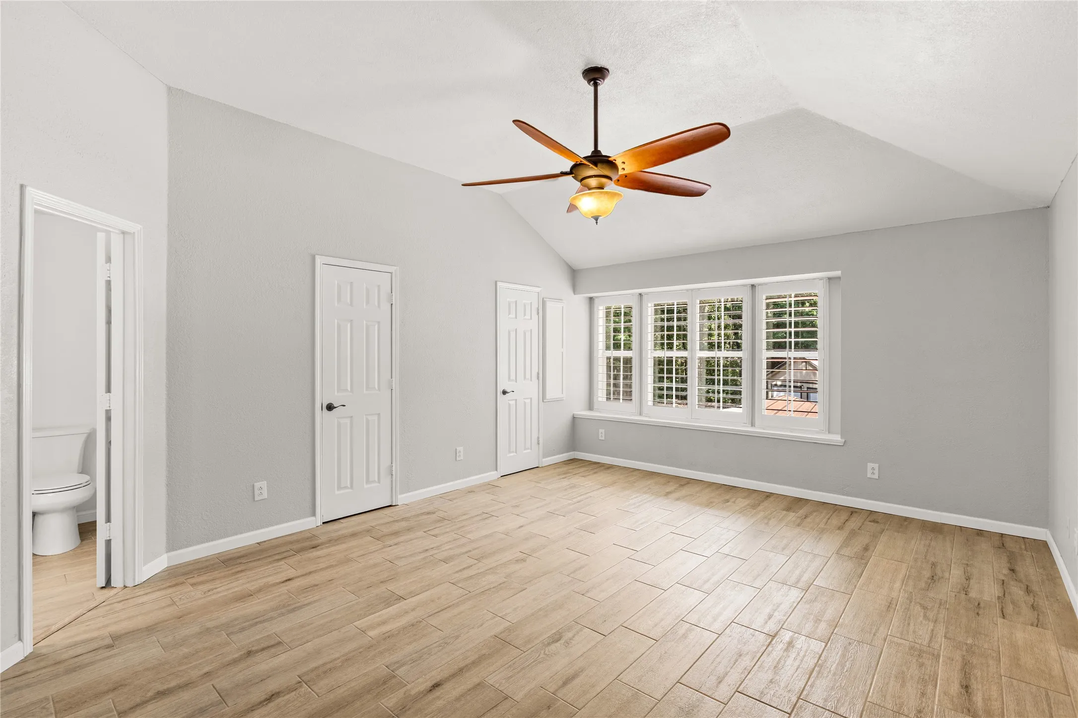 Single Family Residence For Sale in Dallas County , 5320 Hidden Court, Garland, Texas 75043, 3 Bedroom, 3 Bathroom, 2 Garage spaces, 2,065 Sqft, built in 1987, mls#21307550, Real Estate Agent in Garland, Homes For Sale in Dallas county, Homes For Sale in Garland, Realtor in Garland Texas, Real Estate Brokerage Independent Realty Texas, Luminita Cordes Realtor