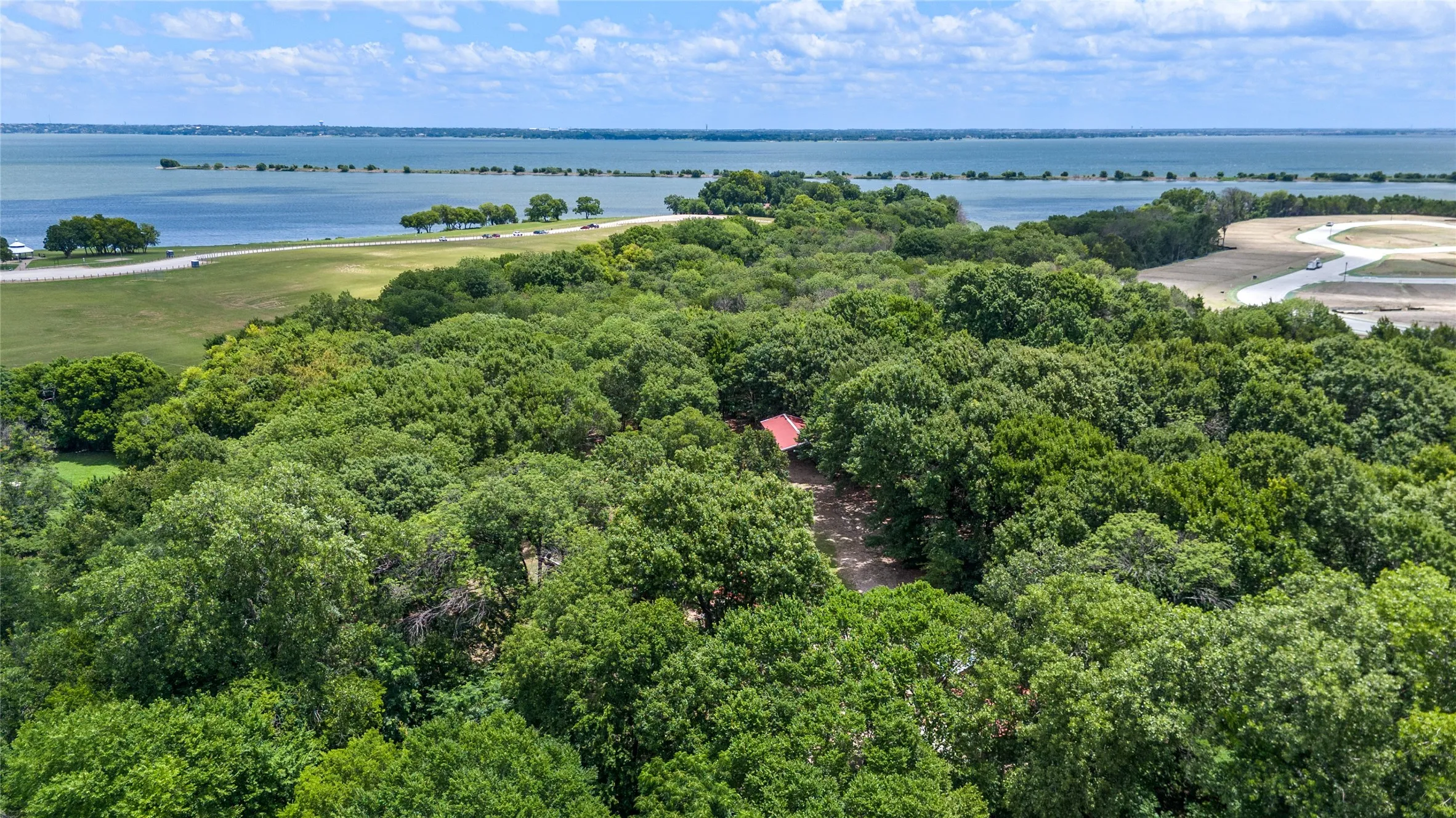 Single Family Residence For Sale in Dallas County , 5320 Hidden Court, Garland, Texas 75043, 3 Bedroom, 3 Bathroom, 2 Garage spaces, 2,065 Sqft, built in 1987, mls#21307550, Real Estate Agent in Garland, Homes For Sale in Dallas county, Homes For Sale in Garland, Realtor in Garland Texas, Real Estate Brokerage Independent Realty Texas, Luminita Cordes Realtor