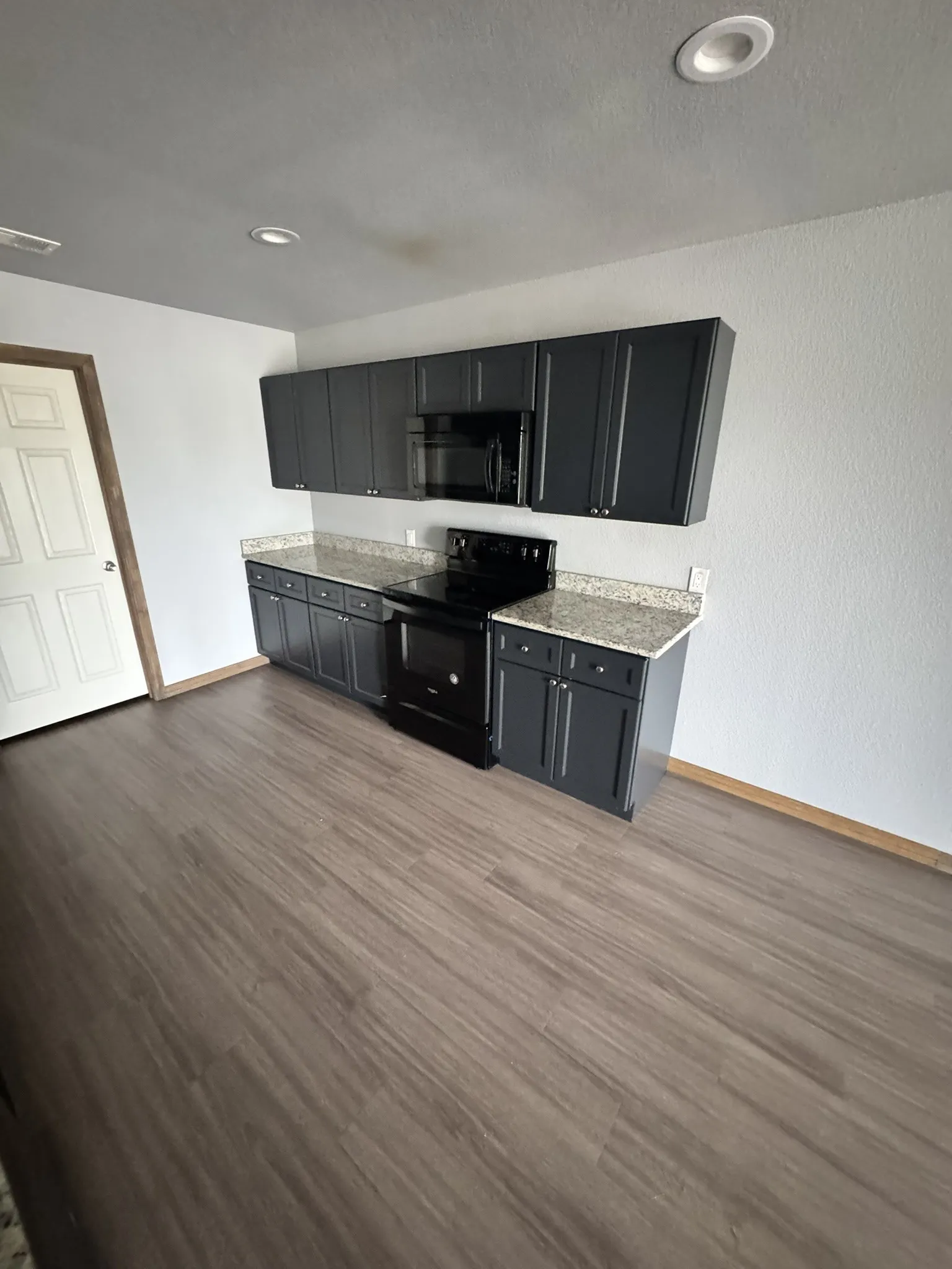Spacious Kitchen with granite Countertops