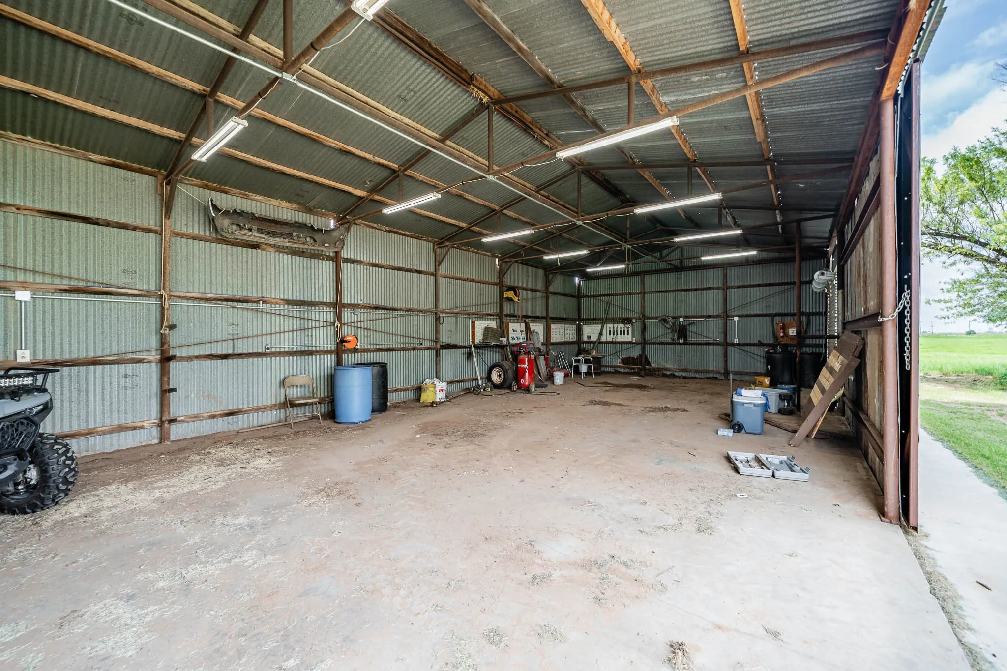 Single Family Residence For Sale in Haskell County , 1527 CR 165, Rochester, Texas 79544, 4 Bedroom, 3 Bathroom, 2 Garage spaces, 2,874 Sqft, built in 1958, mls#21307442, Real Estate Agent in Rochester, Homes For Sale in Haskell county, Homes For Sale in Rochester, Realtor in Rochester Texas, Real Estate Brokerage Independent Realty Texas, Luminita Cordes Realtor
