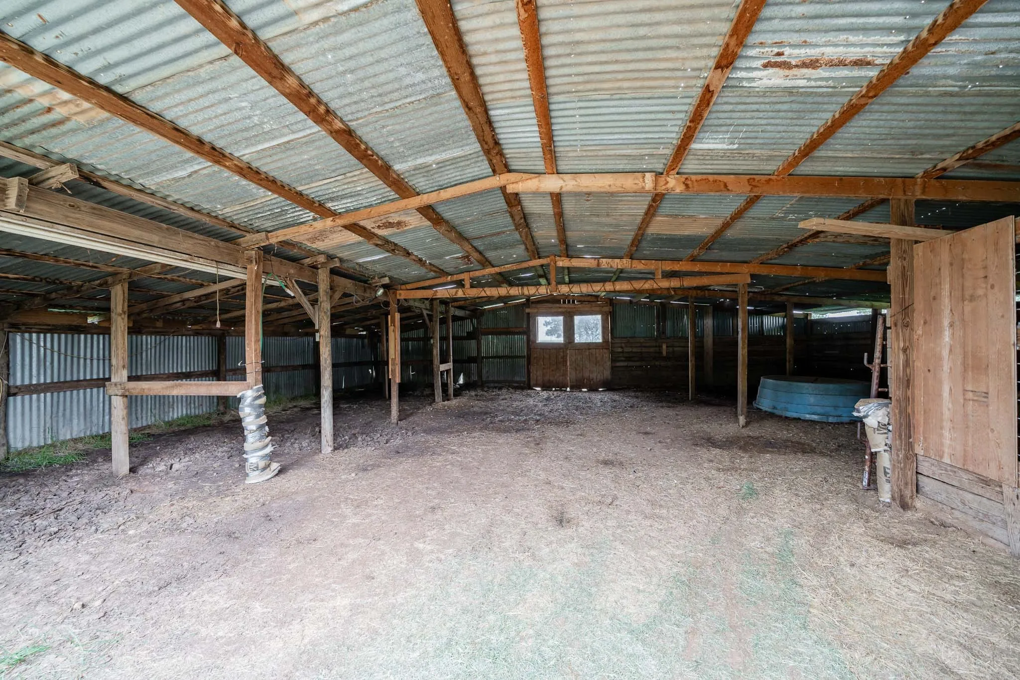 Single Family Residence For Sale in Haskell County , 1527 CR 165, Rochester, Texas 79544, 4 Bedroom, 3 Bathroom, 2 Garage spaces, 2,874 Sqft, built in 1958, mls#21307442, Real Estate Agent in Rochester, Homes For Sale in Haskell county, Homes For Sale in Rochester, Realtor in Rochester Texas, Real Estate Brokerage Independent Realty Texas, Luminita Cordes Realtor