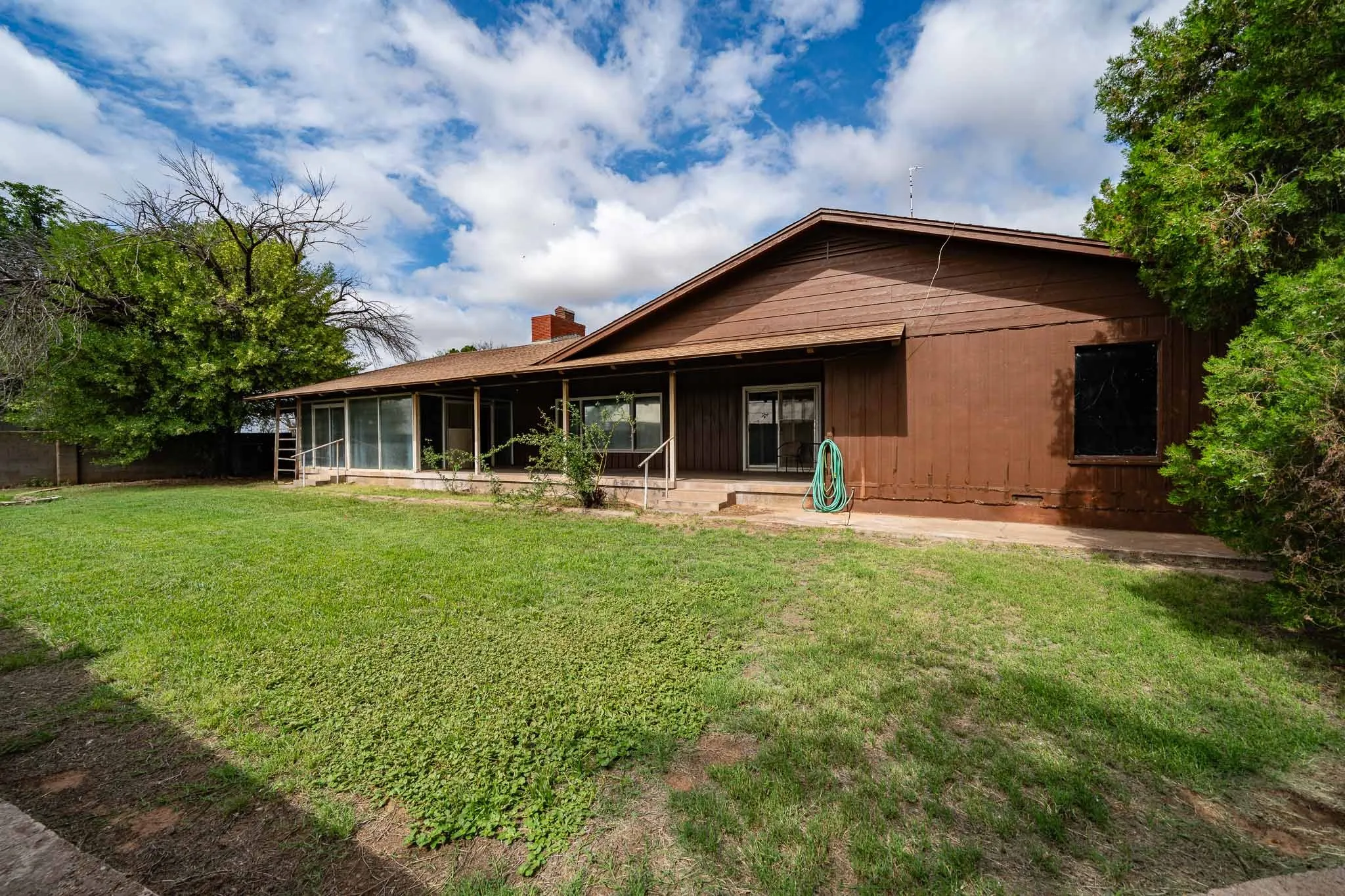Single Family Residence For Sale in Haskell County , 1527 CR 165, Rochester, Texas 79544, 4 Bedroom, 3 Bathroom, 2 Garage spaces, 2,874 Sqft, built in 1958, mls#21307442, Real Estate Agent in Rochester, Homes For Sale in Haskell county, Homes For Sale in Rochester, Realtor in Rochester Texas, Real Estate Brokerage Independent Realty Texas, Luminita Cordes Realtor