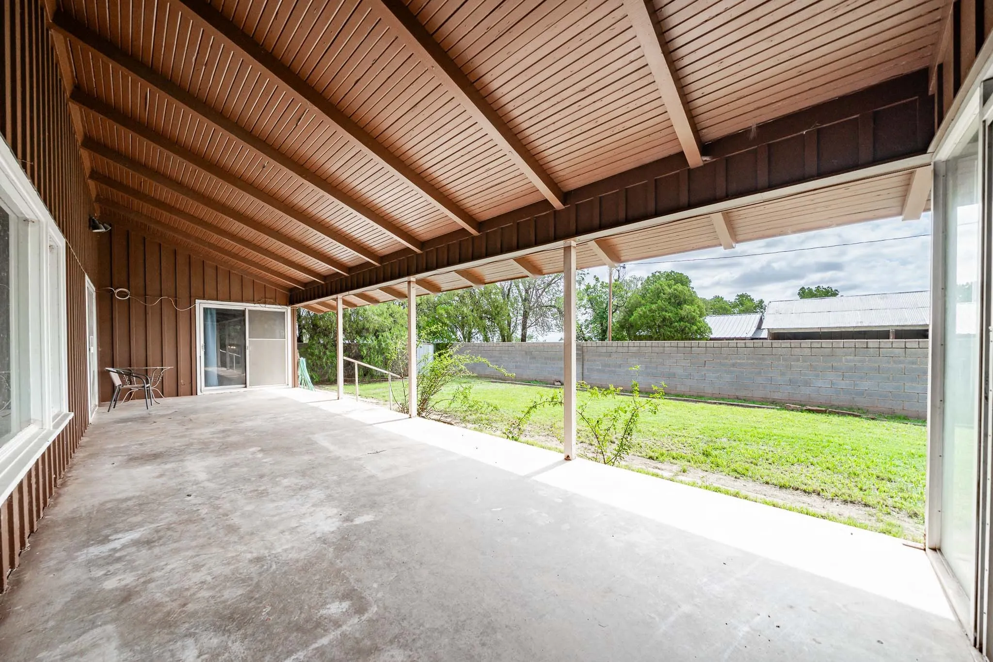 Single Family Residence For Sale in Haskell County , 1527 CR 165, Rochester, Texas 79544, 4 Bedroom, 3 Bathroom, 2 Garage spaces, 2,874 Sqft, built in 1958, mls#21307442, Real Estate Agent in Rochester, Homes For Sale in Haskell county, Homes For Sale in Rochester, Realtor in Rochester Texas, Real Estate Brokerage Independent Realty Texas, Luminita Cordes Realtor