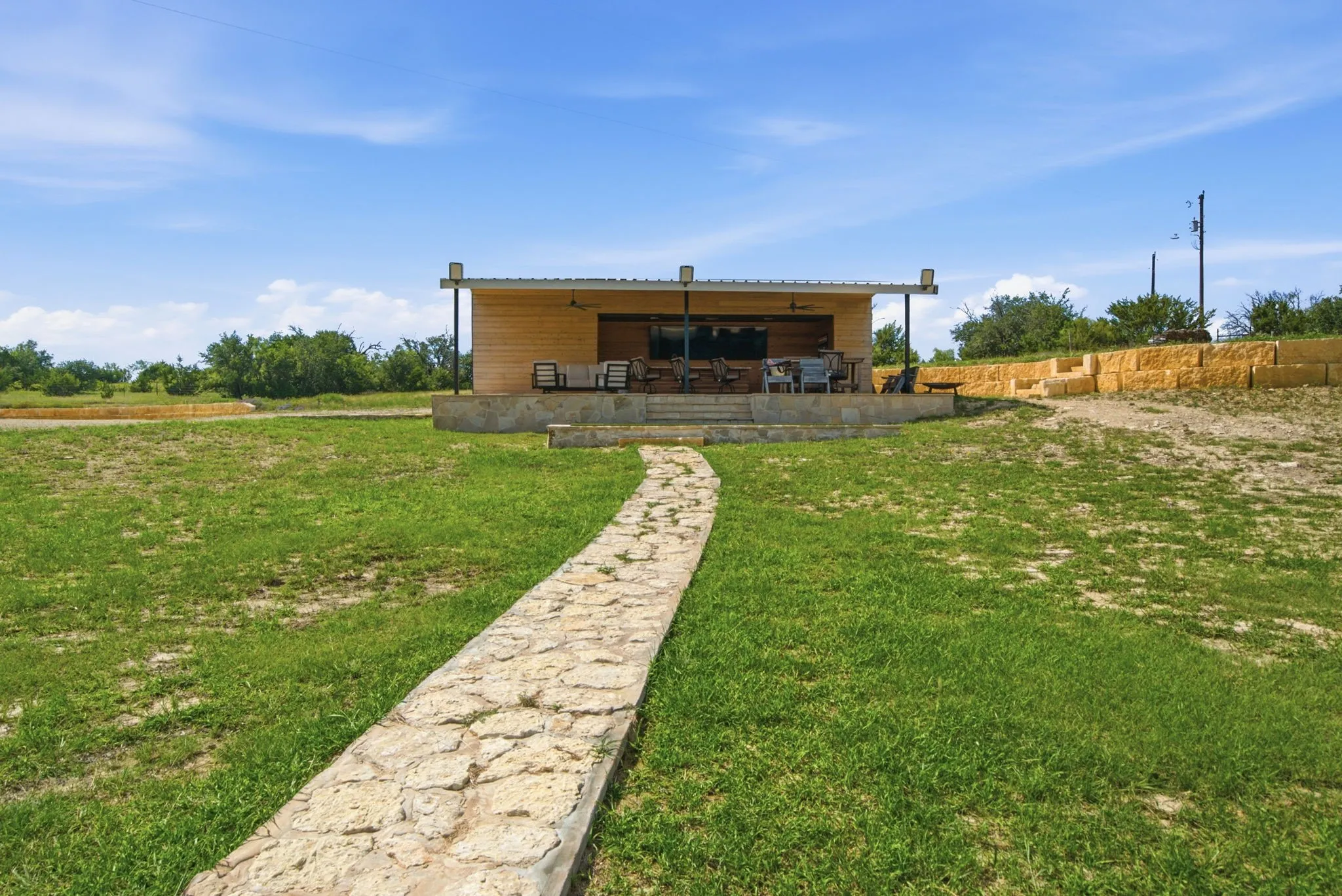 Single Family Residence For Sale in Erath County , 3035 County Road 162, Stephenville, Texas 76401, 3 Bedroom, 2 Bathroom, Garage spaces, 1,785 Sqft, built in 2006, mls#21306557, Real Estate Agent in Stephenville, Homes For Sale in Erath county, Homes For Sale in Stephenville, Realtor in Stephenville Texas, Real Estate Brokerage Independent Realty Texas, Luminita Cordes Realtor