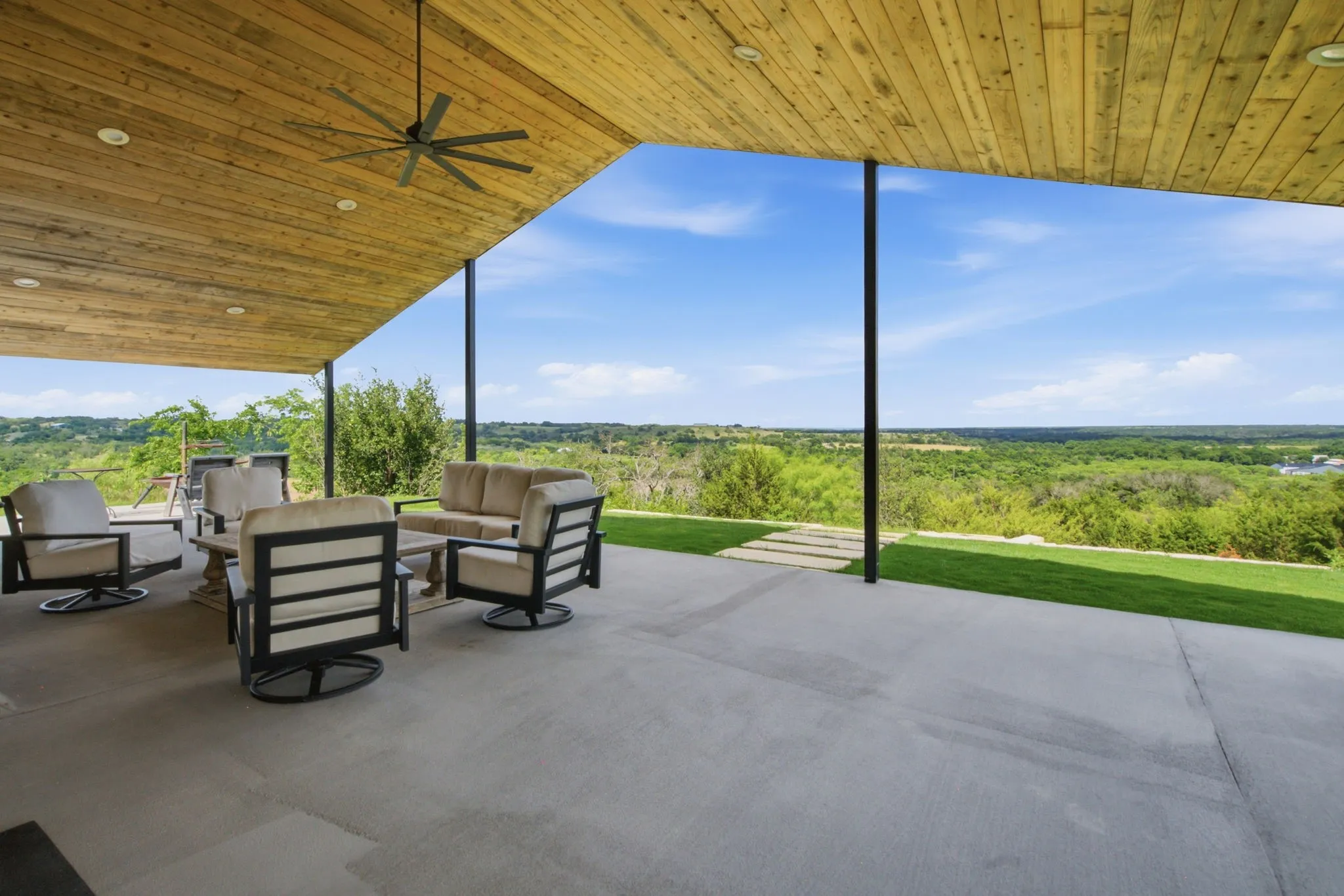 Single Family Residence For Sale in Erath County , 3035 County Road 162, Stephenville, Texas 76401, 3 Bedroom, 2 Bathroom, Garage spaces, 1,785 Sqft, built in 2006, mls#21306557, Real Estate Agent in Stephenville, Homes For Sale in Erath county, Homes For Sale in Stephenville, Realtor in Stephenville Texas, Real Estate Brokerage Independent Realty Texas, Luminita Cordes Realtor