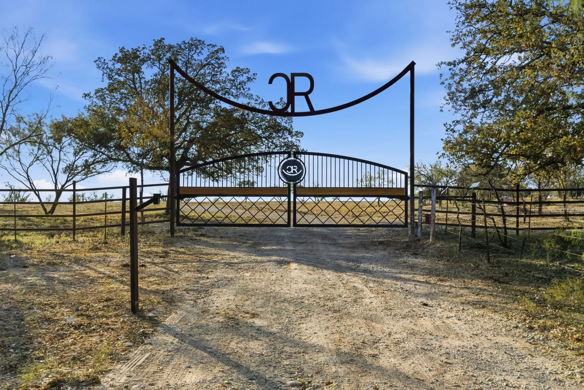 Single Family Residence For Sale in Erath County , 3035 County Road 162, Stephenville, Texas 76401, 3 Bedroom, 2 Bathroom, Garage spaces, 1,785 Sqft, built in 2006, mls#21306557, Real Estate Agent in Stephenville, Homes For Sale in Erath county, Homes For Sale in Stephenville, Realtor in Stephenville Texas, Real Estate Brokerage Independent Realty Texas, Luminita Cordes Realtor
