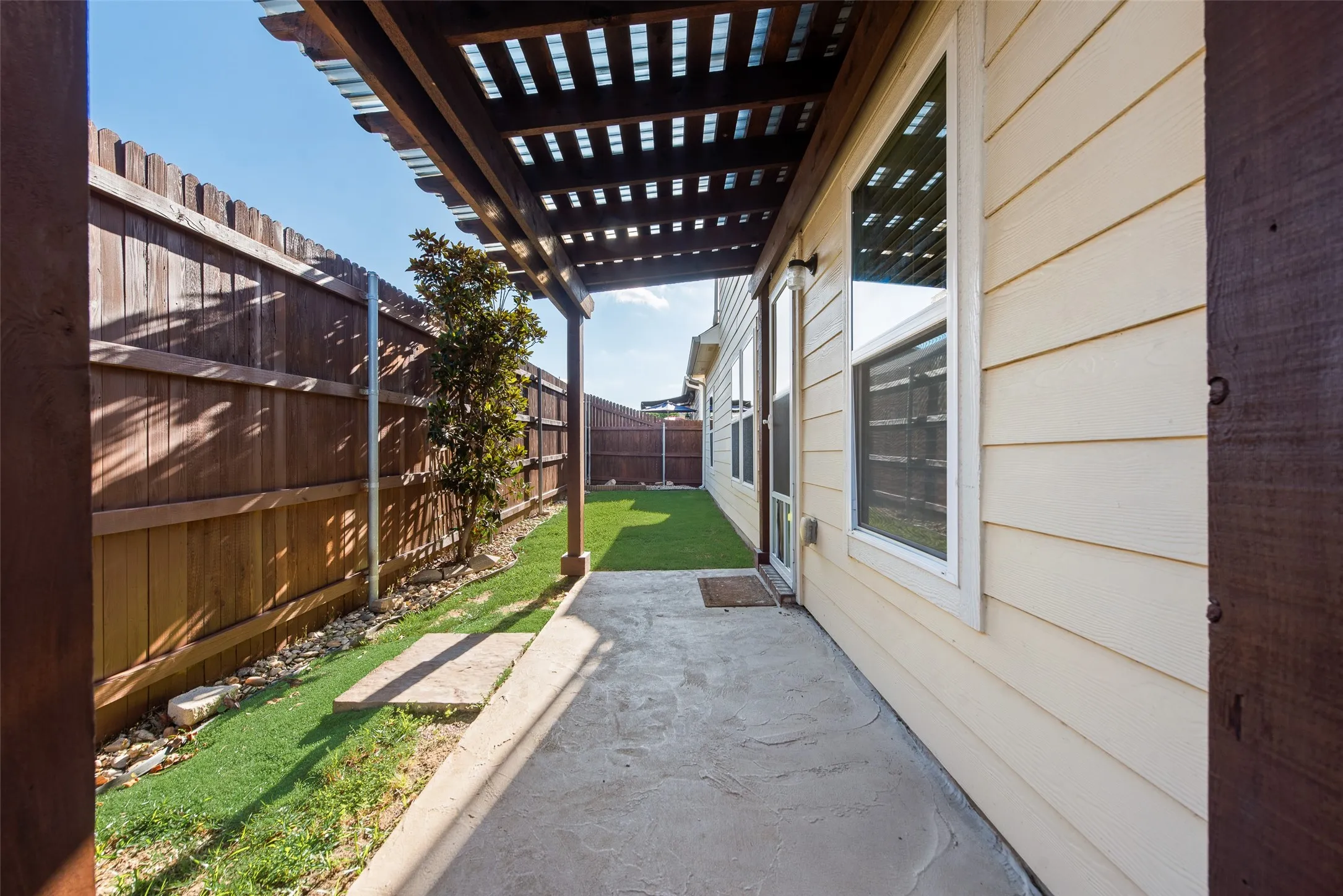 Single Family Residence For Sale in Denton County , 2320 Chebi Lane, Denton, Texas 76209, 4 Bedroom, 3 Bathroom, 2 Garage spaces, 1,970 Sqft, built in 2017, mls#21307566, Real Estate Agent in Denton, Homes For Sale in Denton county, Homes For Sale in Denton, Realtor in Denton Texas, Real Estate Brokerage Independent Realty Texas, Luminita Cordes Realtor