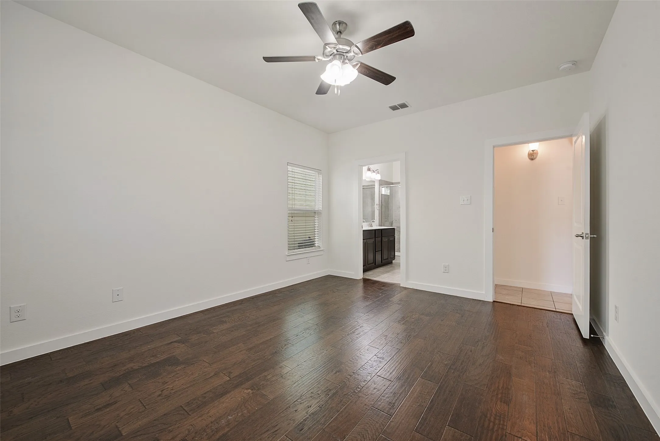 Single Family Residence For Sale in Denton County , 2320 Chebi Lane, Denton, Texas 76209, 4 Bedroom, 3 Bathroom, 2 Garage spaces, 1,970 Sqft, built in 2017, mls#21307566, Real Estate Agent in Denton, Homes For Sale in Denton county, Homes For Sale in Denton, Realtor in Denton Texas, Real Estate Brokerage Independent Realty Texas, Luminita Cordes Realtor
