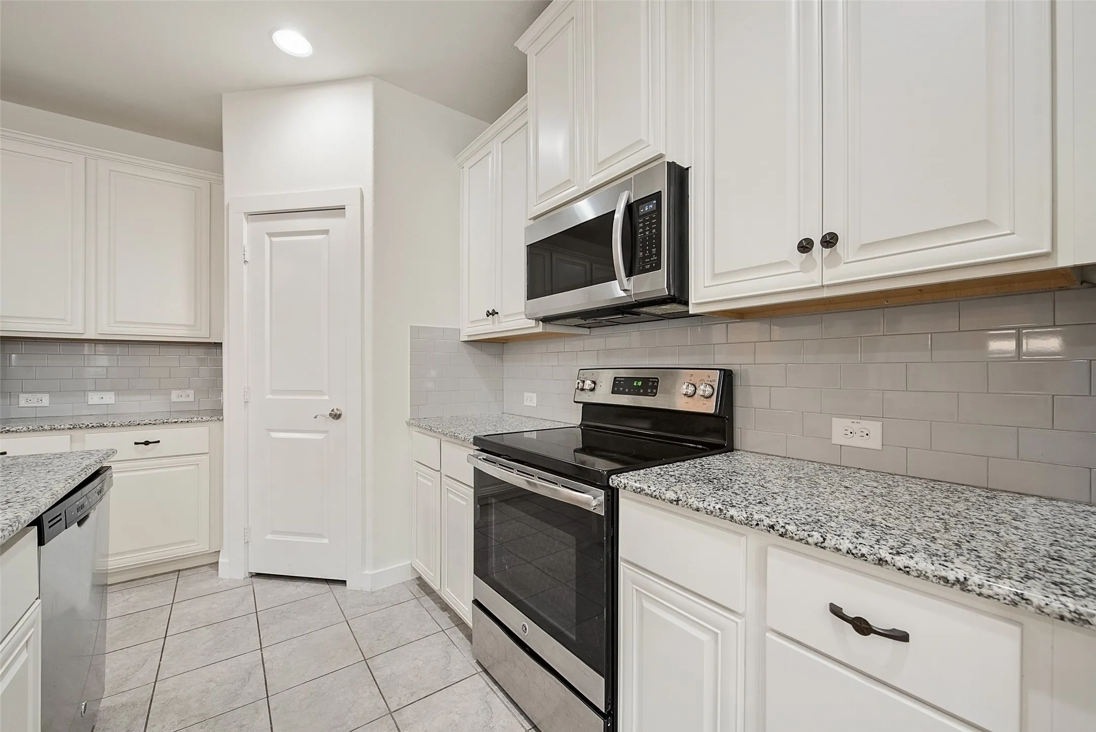 Single Family Residence For Sale in Denton County , 2320 Chebi Lane, Denton, Texas 76209, 4 Bedroom, 3 Bathroom, 2 Garage spaces, 1,970 Sqft, built in 2017, mls#21307566, Real Estate Agent in Denton, Homes For Sale in Denton county, Homes For Sale in Denton, Realtor in Denton Texas, Real Estate Brokerage Independent Realty Texas, Luminita Cordes Realtor