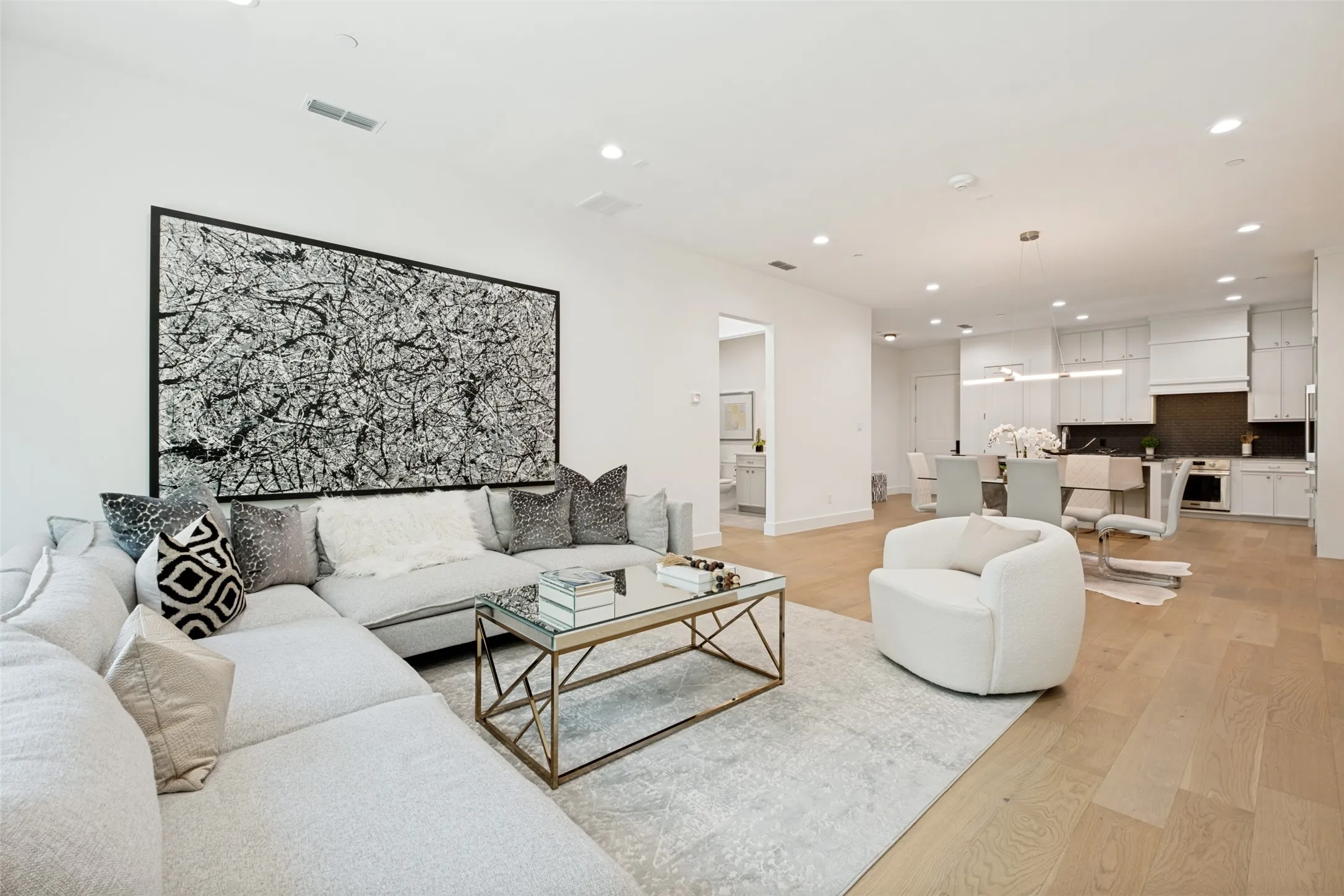 Condominium For Sale in Dallas County , 3601 Routh Street 1C, Dallas, Texas 75219, 2 Bedroom, 2 Bathroom, 1 Garage spaces, 1,857 Sqft, built in 2024, mls#21289137, Real Estate Agent in Dallas, Homes For Sale in Dallas county, Homes For Sale in Dallas, Realtor in Dallas Texas, Real Estate Brokerage Independent Realty Texas, Luminita Cordes Realtor