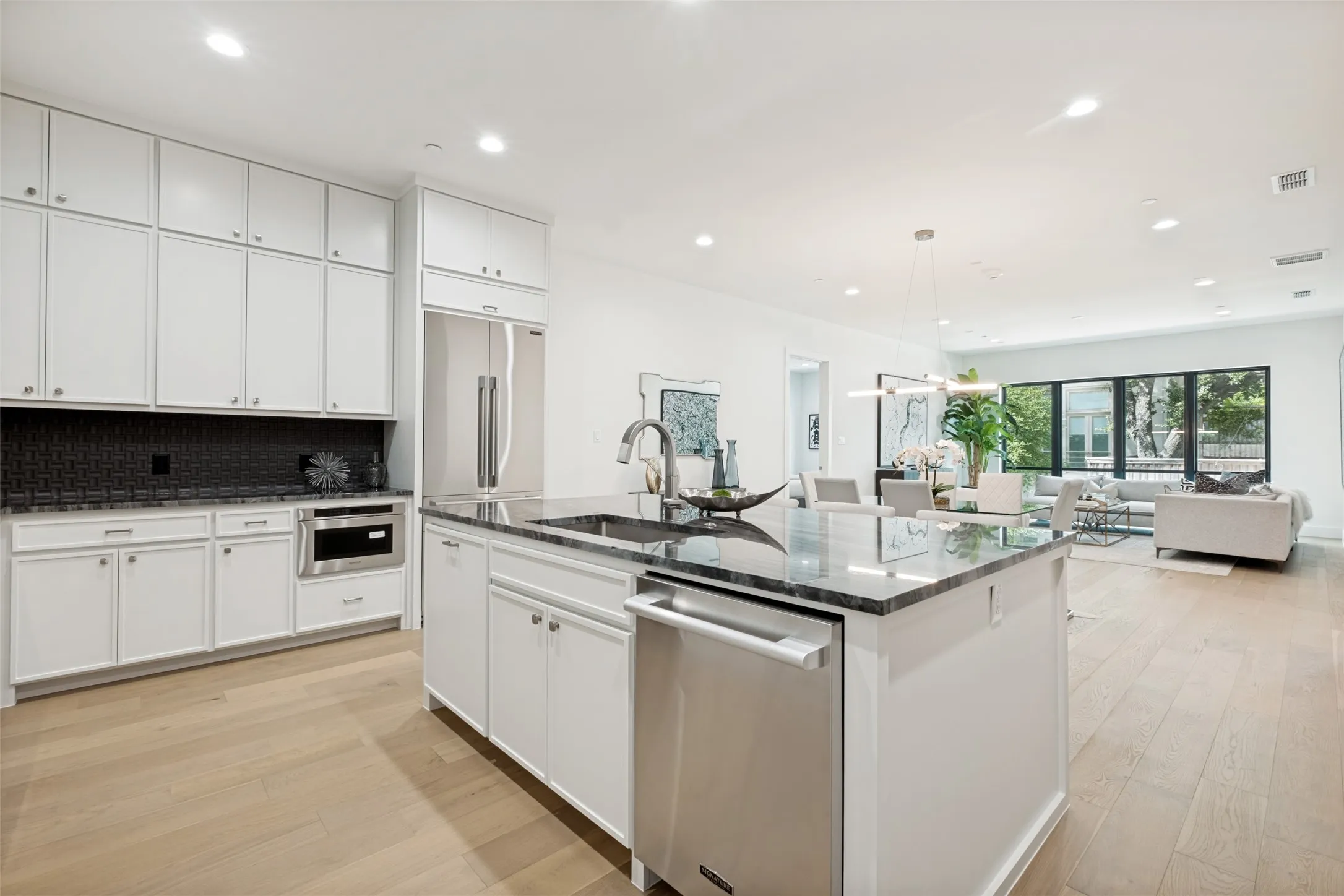 Condominium For Sale in Dallas County , 3601 Routh Street 1C, Dallas, Texas 75219, 2 Bedroom, 2 Bathroom, 1 Garage spaces, 1,857 Sqft, built in 2024, mls#21289137, Real Estate Agent in Dallas, Homes For Sale in Dallas county, Homes For Sale in Dallas, Realtor in Dallas Texas, Real Estate Brokerage Independent Realty Texas, Luminita Cordes Realtor