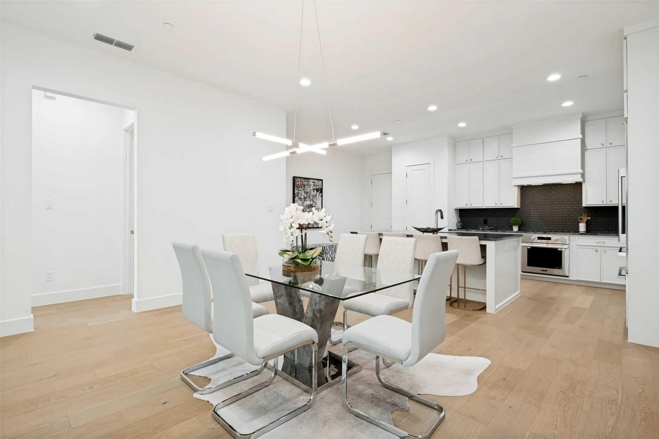 Condominium For Sale in Dallas County , 3601 Routh Street 1C, Dallas, Texas 75219, 2 Bedroom, 2 Bathroom, 1 Garage spaces, 1,857 Sqft, built in 2024, mls#21289137, Real Estate Agent in Dallas, Homes For Sale in Dallas county, Homes For Sale in Dallas, Realtor in Dallas Texas, Real Estate Brokerage Independent Realty Texas, Luminita Cordes Realtor