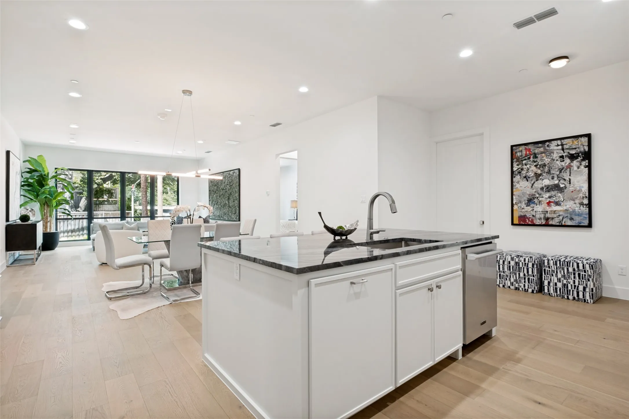 Condominium For Sale in Dallas County , 3601 Routh Street 1C, Dallas, Texas 75219, 2 Bedroom, 2 Bathroom, 1 Garage spaces, 1,857 Sqft, built in 2024, mls#21289137, Real Estate Agent in Dallas, Homes For Sale in Dallas county, Homes For Sale in Dallas, Realtor in Dallas Texas, Real Estate Brokerage Independent Realty Texas, Luminita Cordes Realtor