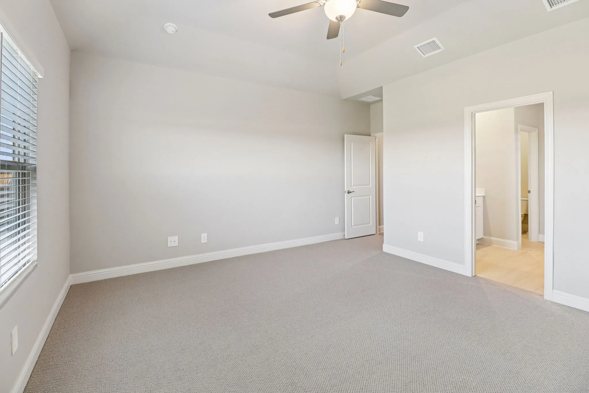Photo is not of the actual home, but is an inspirational photo of builder’s model home and may depict options, furnishings, and/or decorator features that are not included.