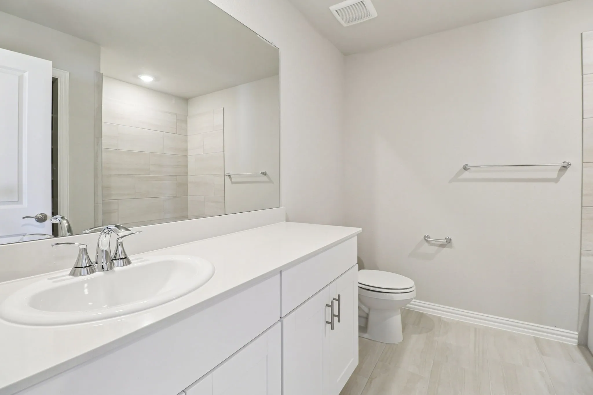 Photo is not of the actual home, but is an inspirational photo of builder’s model home and may depict options, furnishings, and/or decorator features that are not included.