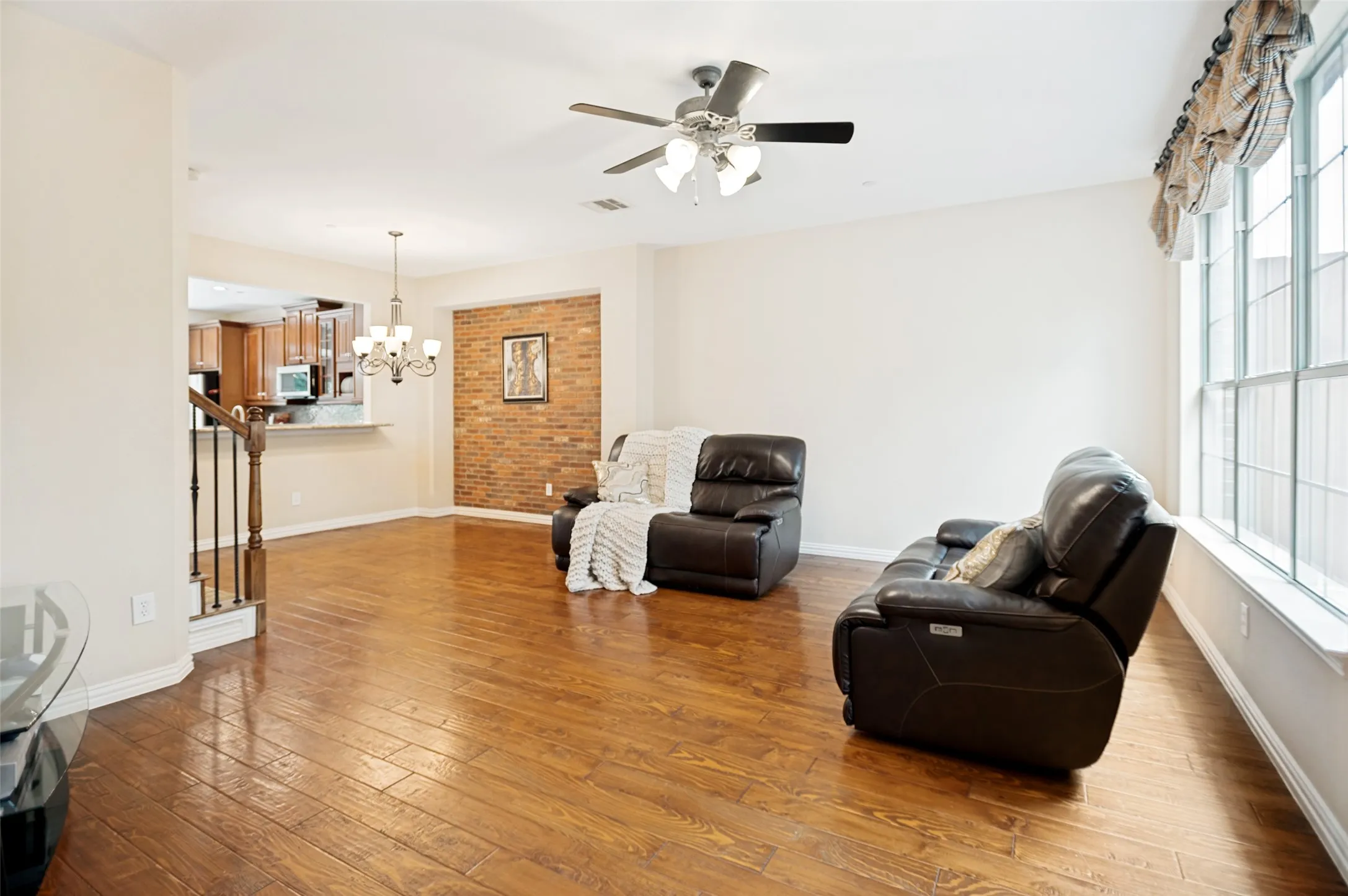 Townhouse For Sale in Denton County , 2634 Chambers Drive, Lewisville, Texas 75067, 2 Bedroom, 4 Bathroom, 2 Garage spaces, 2,472 Sqft, built in 2006, mls#21306250, Real Estate Agent in Lewisville, Homes For Sale in Denton county, Homes For Sale in Lewisville, Realtor in Lewisville Texas, Real Estate Brokerage Independent Realty Texas, Luminita Cordes Realtor