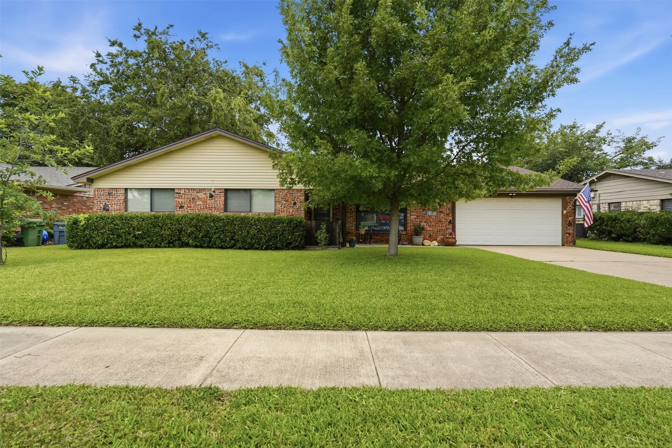 Single Family Residence For Sale in Tarrant County , 5421 Susan Lee Lane, North Richland Hills, Texas 76180, 3 Bedroom, 2 Bathroom, 2 Garage spaces, 1,972 Sqft, built in 1965, mls#21306575, Real Estate Agent in North Richland Hills, Homes For Sale in Tarrant county, Homes For Sale in North Richland Hills, Realtor in North Richland Hills Texas, Real Estate Brokerage Independent Realty Texas, Luminita Cordes Realtor