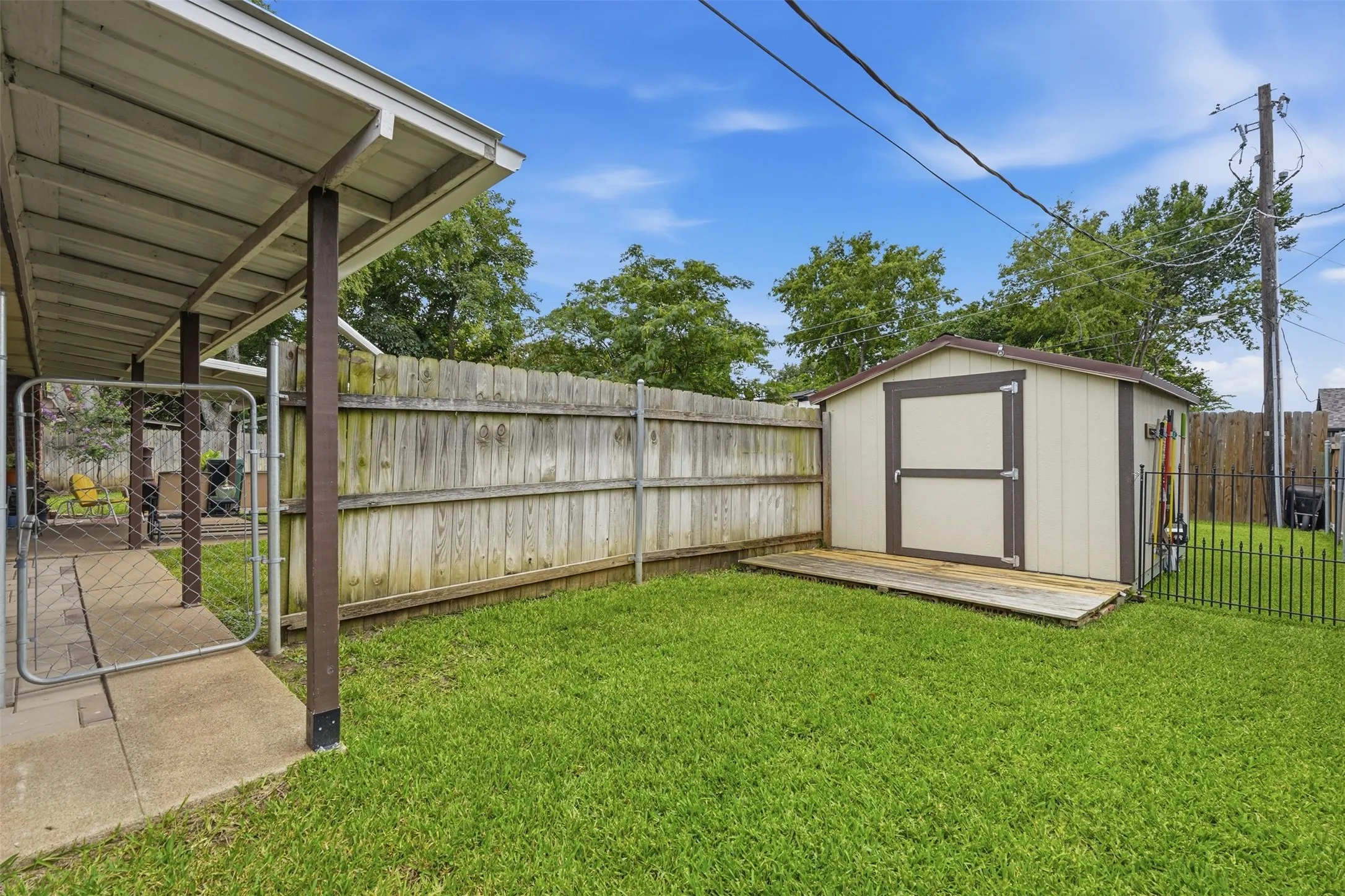 Single Family Residence For Sale in Tarrant County , 5421 Susan Lee Lane, North Richland Hills, Texas 76180, 3 Bedroom, 2 Bathroom, 2 Garage spaces, 1,972 Sqft, built in 1965, mls#21306575, Real Estate Agent in North Richland Hills, Homes For Sale in Tarrant county, Homes For Sale in North Richland Hills, Realtor in North Richland Hills Texas, Real Estate Brokerage Independent Realty Texas, Luminita Cordes Realtor