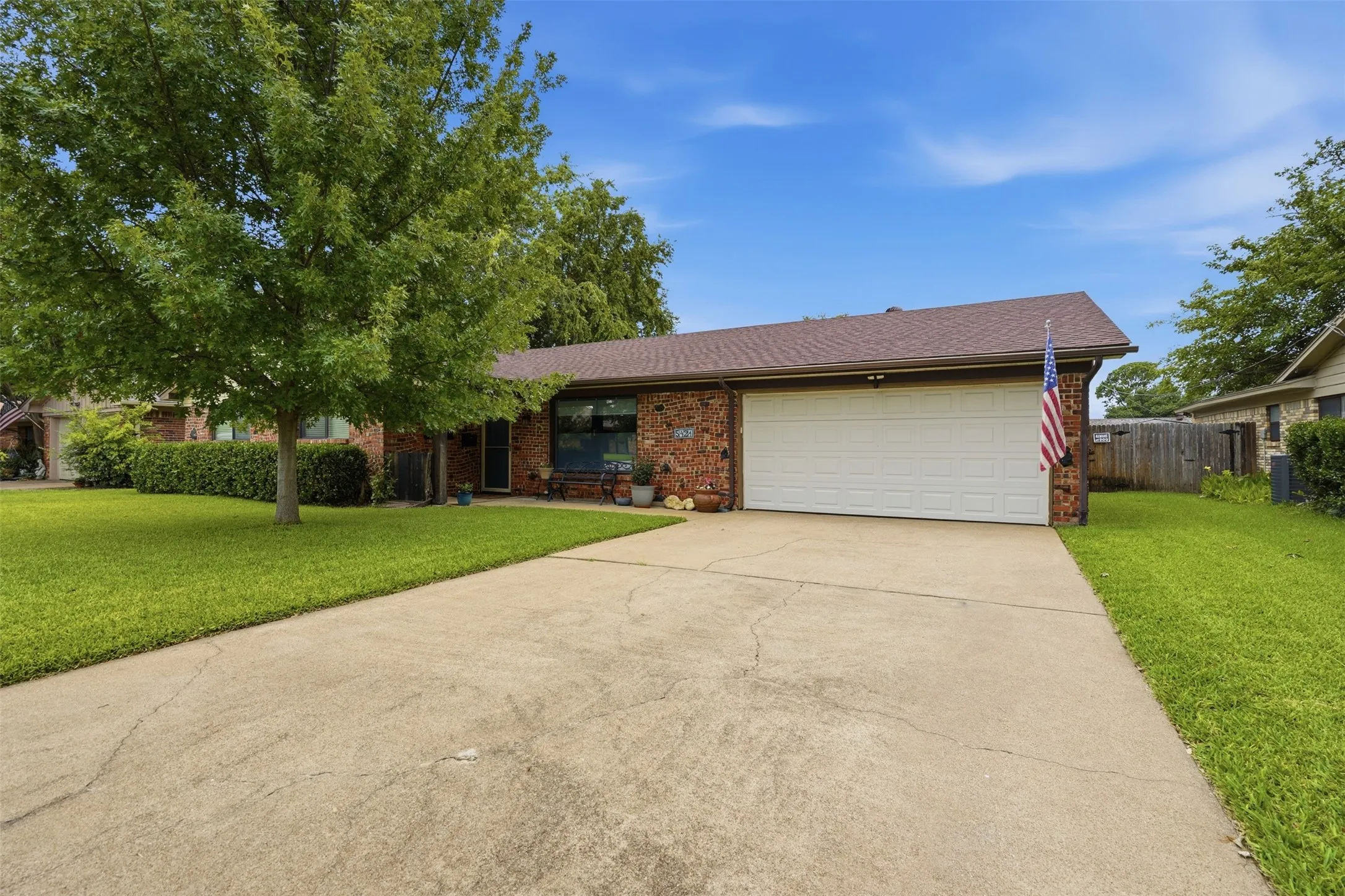 Single Family Residence For Sale in Tarrant County , 5421 Susan Lee Lane, North Richland Hills, Texas 76180, 3 Bedroom, 2 Bathroom, 2 Garage spaces, 1,972 Sqft, built in 1965, mls#21306575, Real Estate Agent in North Richland Hills, Homes For Sale in Tarrant county, Homes For Sale in North Richland Hills, Realtor in North Richland Hills Texas, Real Estate Brokerage Independent Realty Texas, Luminita Cordes Realtor