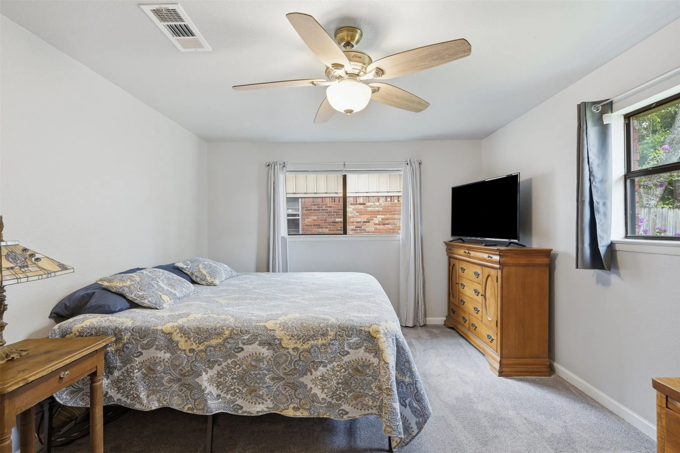 Single Family Residence For Sale in Tarrant County , 5421 Susan Lee Lane, North Richland Hills, Texas 76180, 3 Bedroom, 2 Bathroom, 2 Garage spaces, 1,972 Sqft, built in 1965, mls#21306575, Real Estate Agent in North Richland Hills, Homes For Sale in Tarrant county, Homes For Sale in North Richland Hills, Realtor in North Richland Hills Texas, Real Estate Brokerage Independent Realty Texas, Luminita Cordes Realtor
