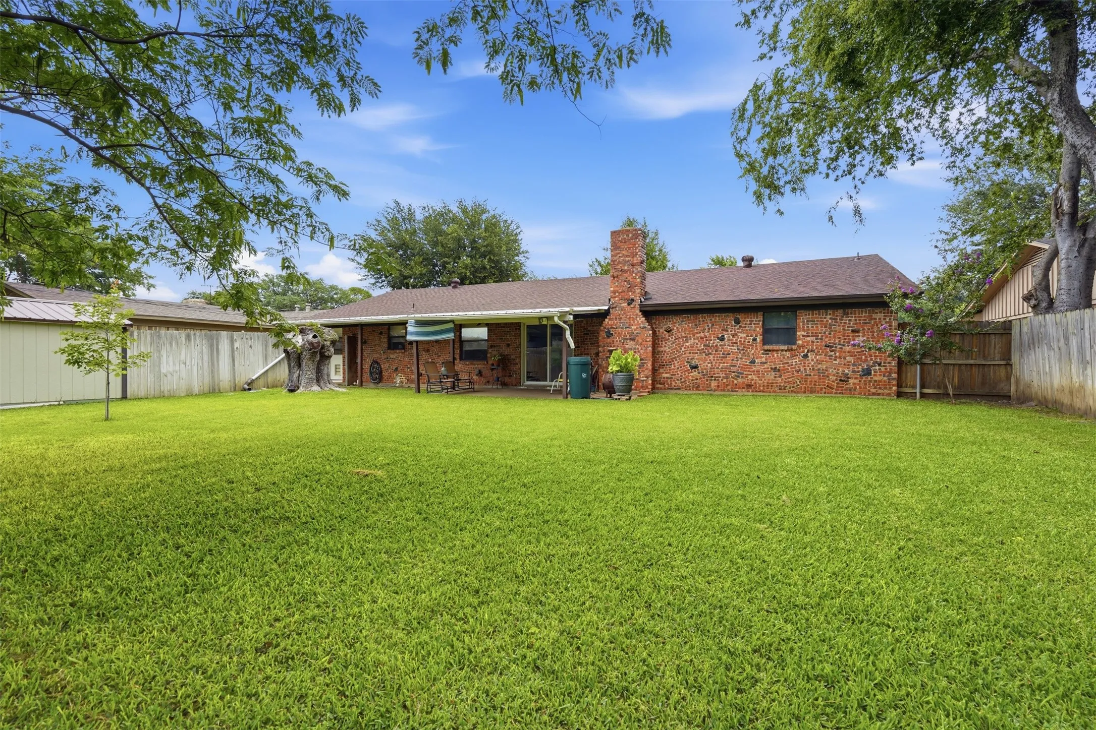 Single Family Residence For Sale in Tarrant County , 5421 Susan Lee Lane, North Richland Hills, Texas 76180, 3 Bedroom, 2 Bathroom, 2 Garage spaces, 1,972 Sqft, built in 1965, mls#21306575, Real Estate Agent in North Richland Hills, Homes For Sale in Tarrant county, Homes For Sale in North Richland Hills, Realtor in North Richland Hills Texas, Real Estate Brokerage Independent Realty Texas, Luminita Cordes Realtor