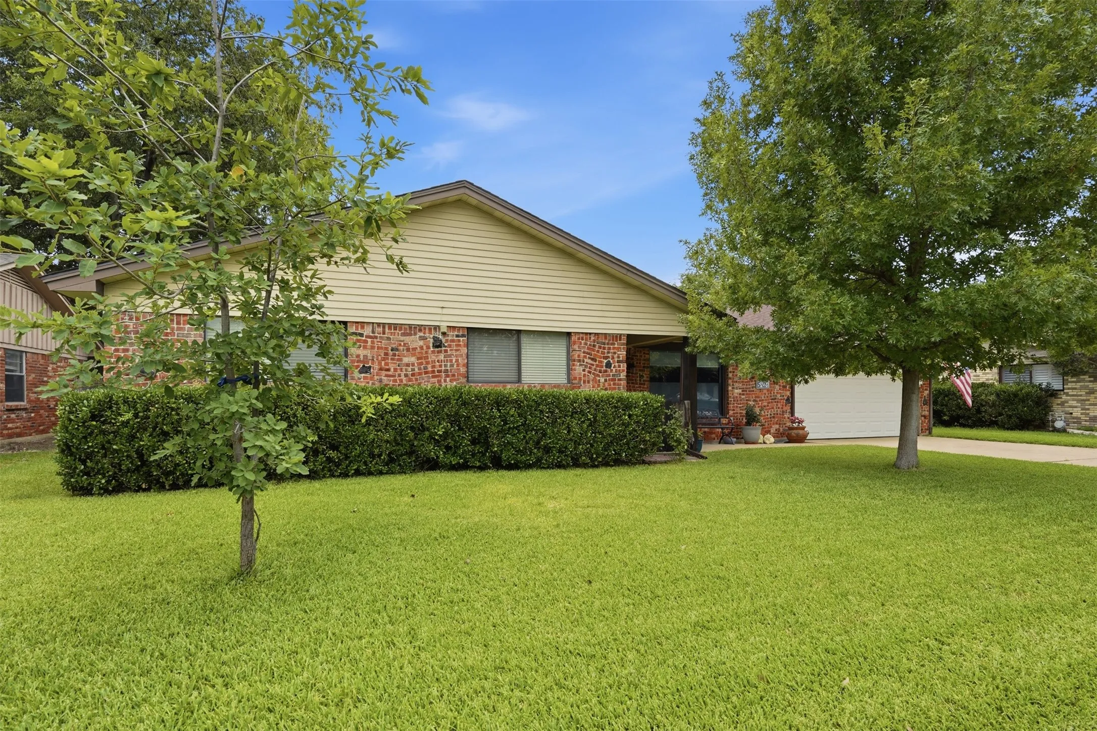 Single Family Residence For Sale in Tarrant County , 5421 Susan Lee Lane, North Richland Hills, Texas 76180, 3 Bedroom, 2 Bathroom, 2 Garage spaces, 1,972 Sqft, built in 1965, mls#21306575, Real Estate Agent in North Richland Hills, Homes For Sale in Tarrant county, Homes For Sale in North Richland Hills, Realtor in North Richland Hills Texas, Real Estate Brokerage Independent Realty Texas, Luminita Cordes Realtor