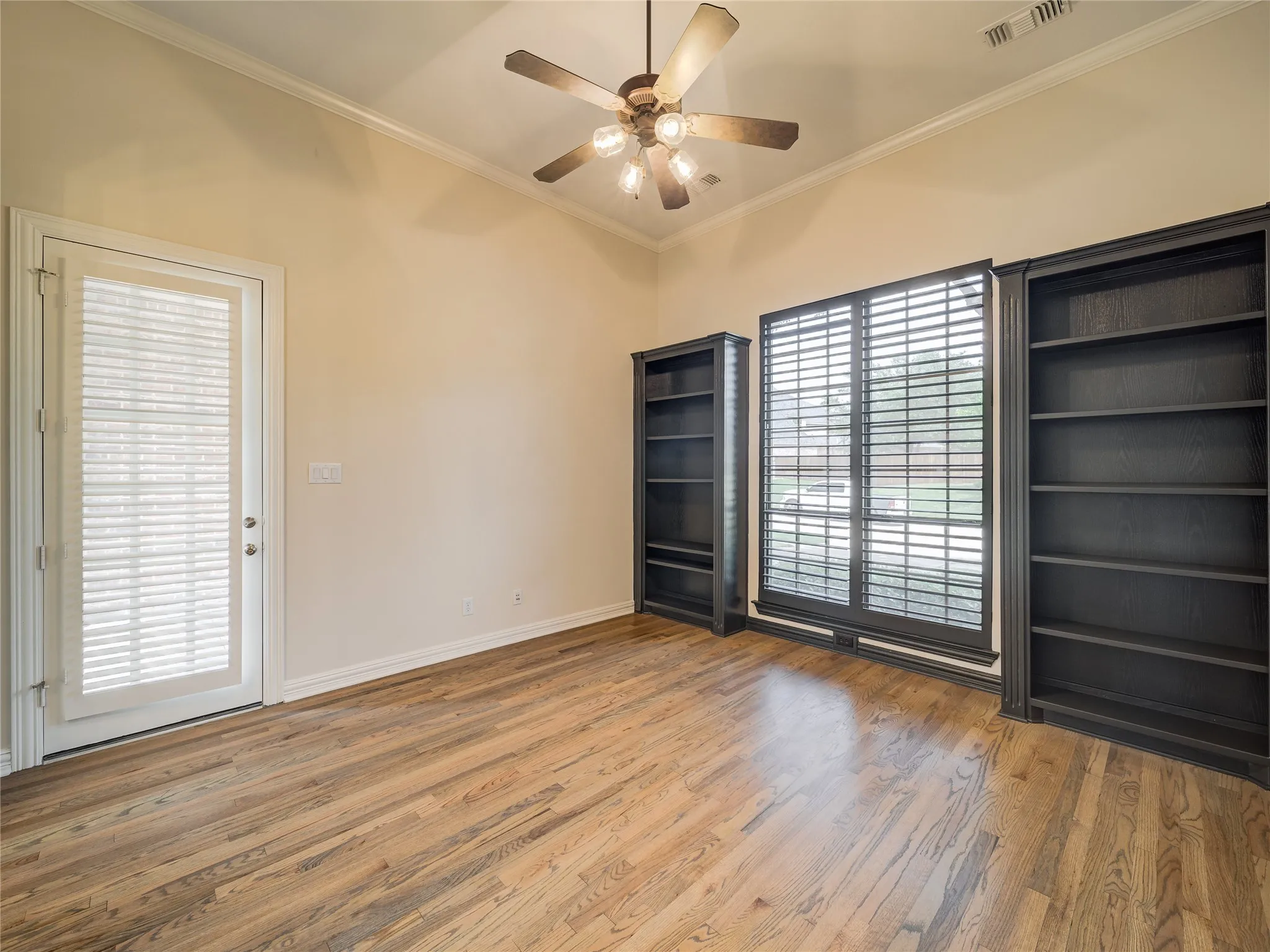 Single Family Residence For Sale in Denton County , 5143 Stillwater Trail, Frisco, Texas 75034, 4 Bedroom, 5 Bathroom, 3 Garage spaces, 4,600 Sqft, built in 2001, mls#21289501, Real Estate Agent in Frisco, Homes For Sale in Denton county, Homes For Sale in Frisco, Realtor in Frisco Texas, Real Estate Brokerage Independent Realty Texas, Luminita Cordes Realtor