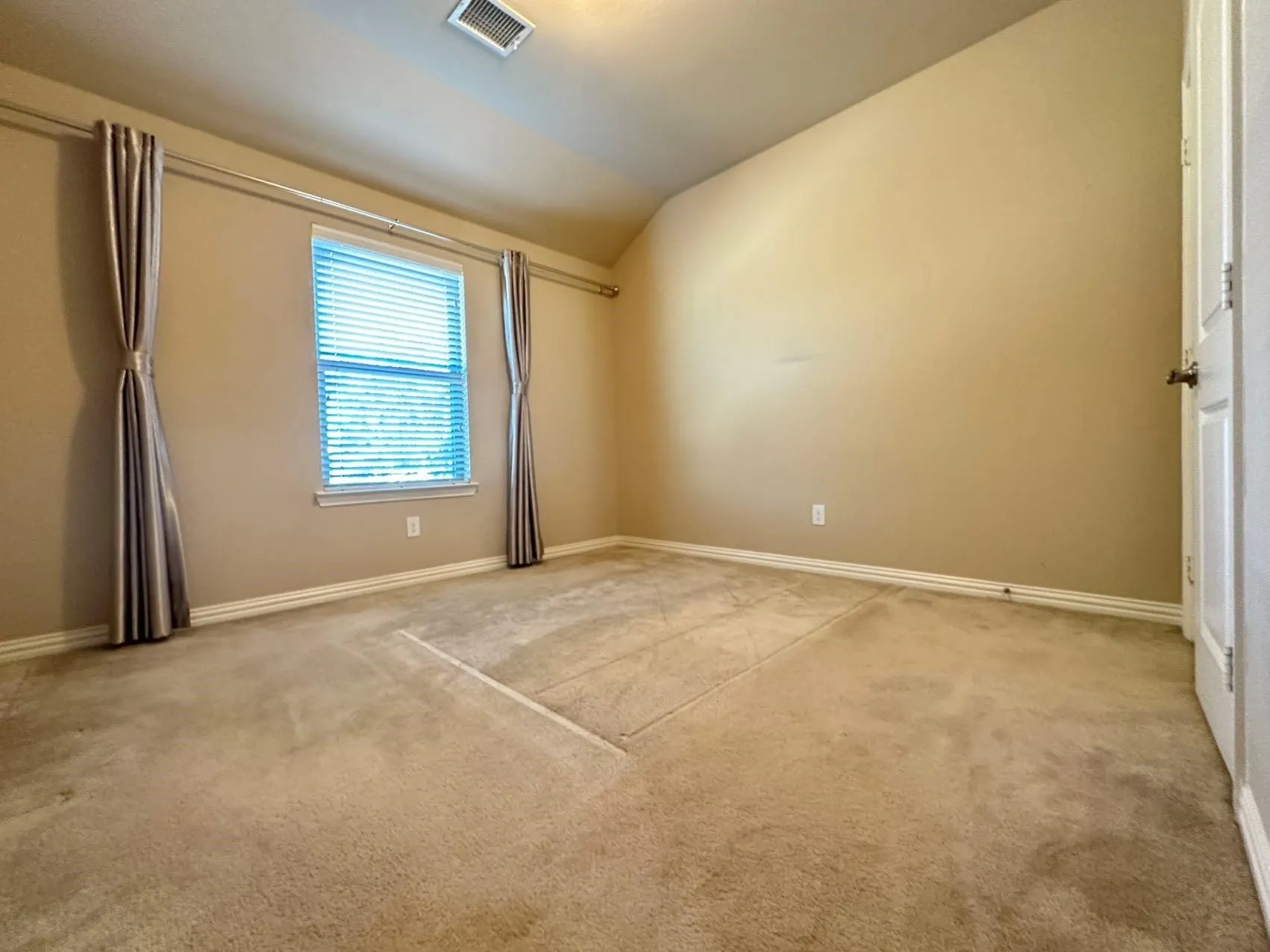 Townhouse For Sale in Collin County , 6516 Federal Hall Street, Plano, Texas 75023, 3 Bedroom, 3 Bathroom, 2 Garage spaces, 1,634 Sqft, built in 2012, mls#21307593, Real Estate Agent in Plano, Homes For Sale in Collin county, Homes For Sale in Plano, Realtor in Plano Texas, Real Estate Brokerage Independent Realty Texas, Luminita Cordes Realtor