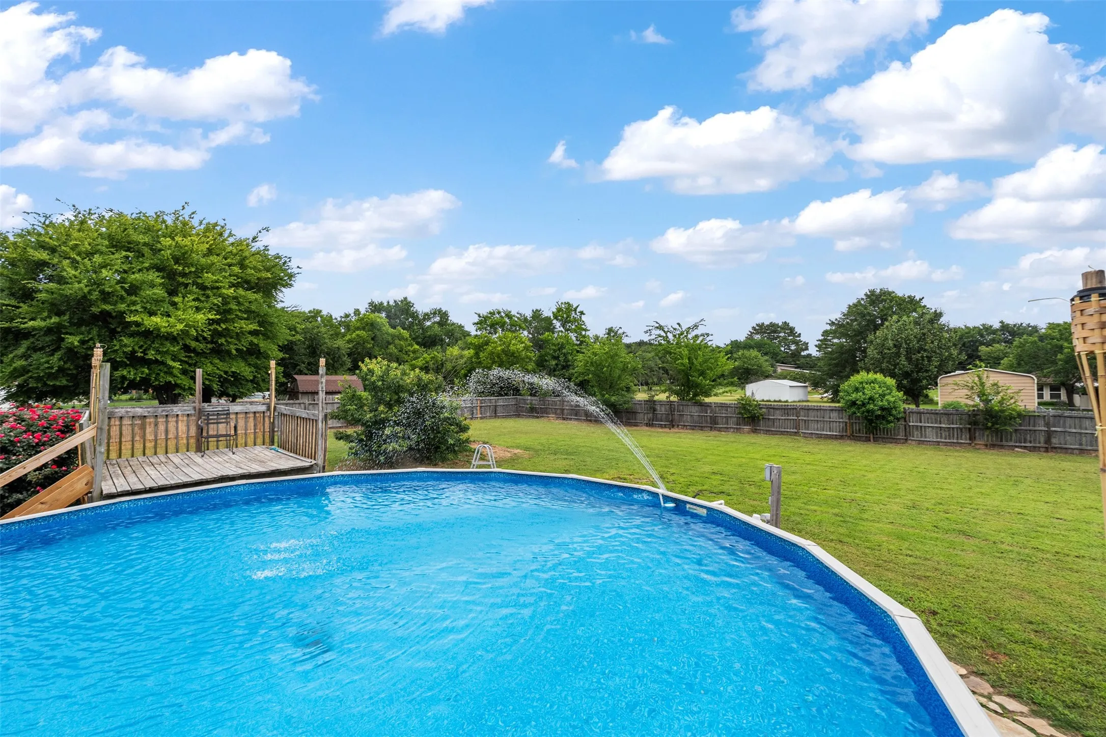 Single Family Residence For Sale in Henderson County , 118 Janice Lane, Mabank, Texas 75156, 4 Bedroom, 2 Bathroom, Garage spaces, 1,865 Sqft, built in 2009, mls#21307475, Real Estate Agent in Mabank, Homes For Sale in Henderson county, Homes For Sale in Mabank, Realtor in Mabank Texas, Real Estate Brokerage Independent Realty Texas, Luminita Cordes Realtor
