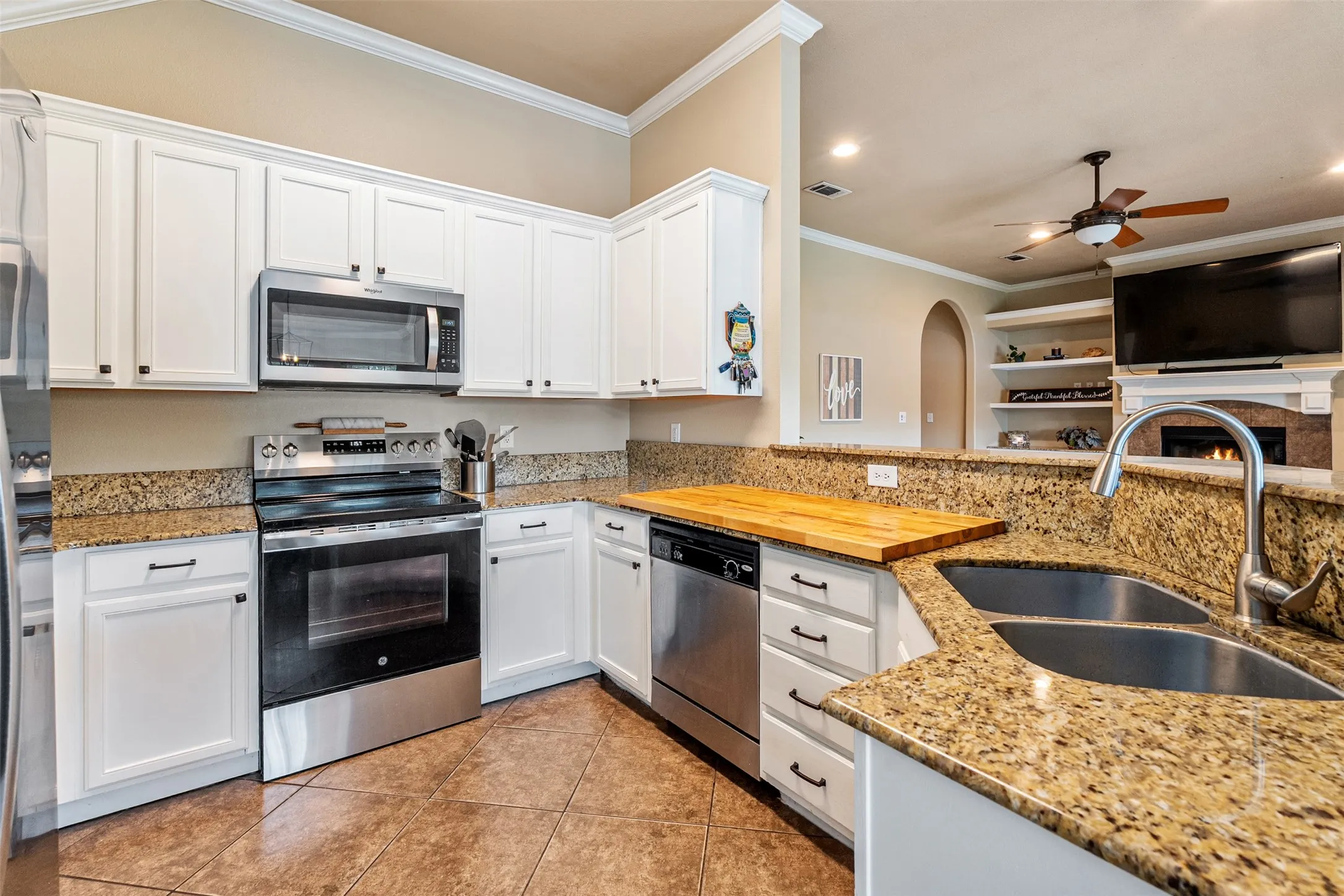Single Family Residence For Sale in Henderson County , 118 Janice Lane, Mabank, Texas 75156, 4 Bedroom, 2 Bathroom, Garage spaces, 1,865 Sqft, built in 2009, mls#21307475, Real Estate Agent in Mabank, Homes For Sale in Henderson county, Homes For Sale in Mabank, Realtor in Mabank Texas, Real Estate Brokerage Independent Realty Texas, Luminita Cordes Realtor