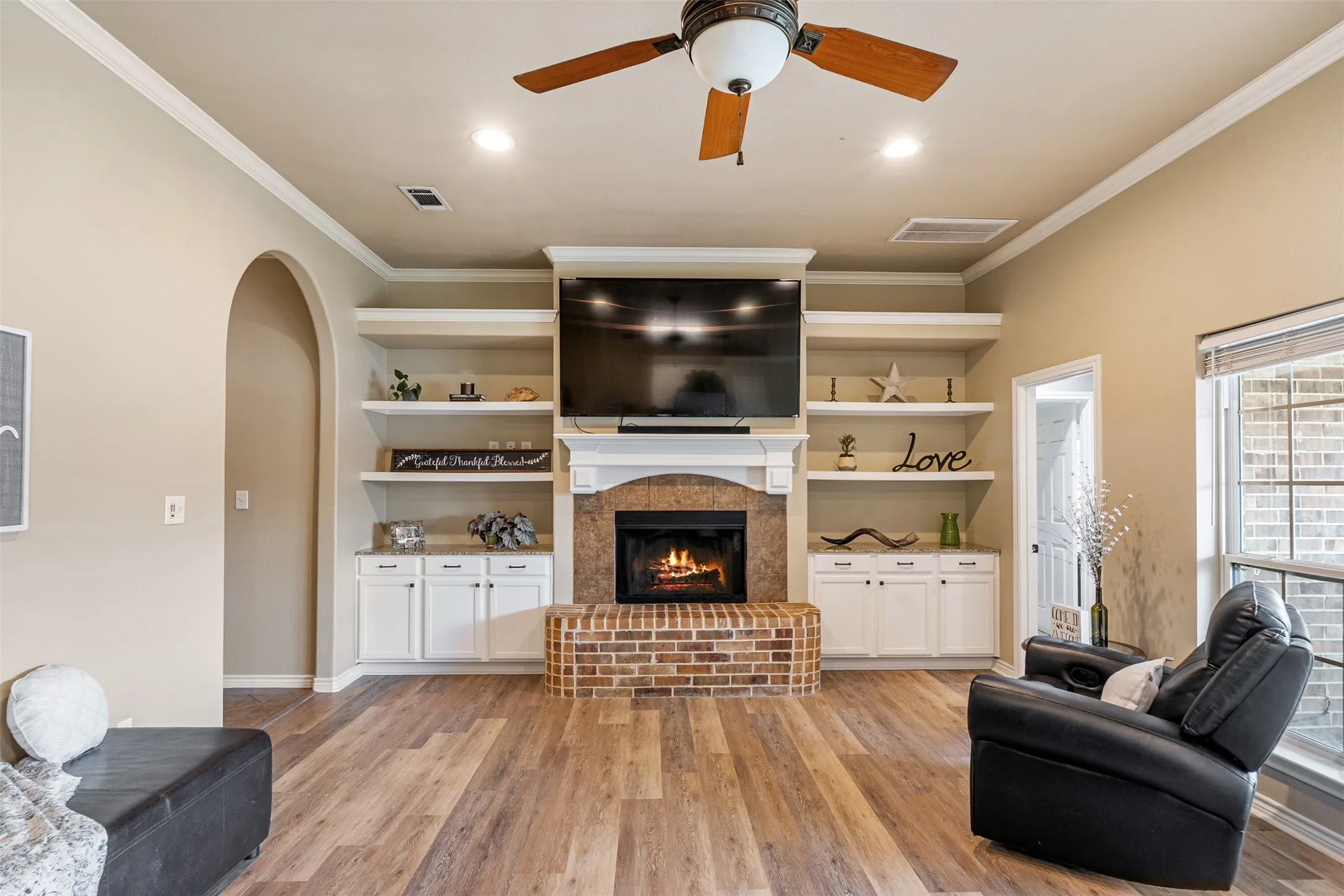 Single Family Residence For Sale in Henderson County , 118 Janice Lane, Mabank, Texas 75156, 4 Bedroom, 2 Bathroom, Garage spaces, 1,865 Sqft, built in 2009, mls#21307475, Real Estate Agent in Mabank, Homes For Sale in Henderson county, Homes For Sale in Mabank, Realtor in Mabank Texas, Real Estate Brokerage Independent Realty Texas, Luminita Cordes Realtor