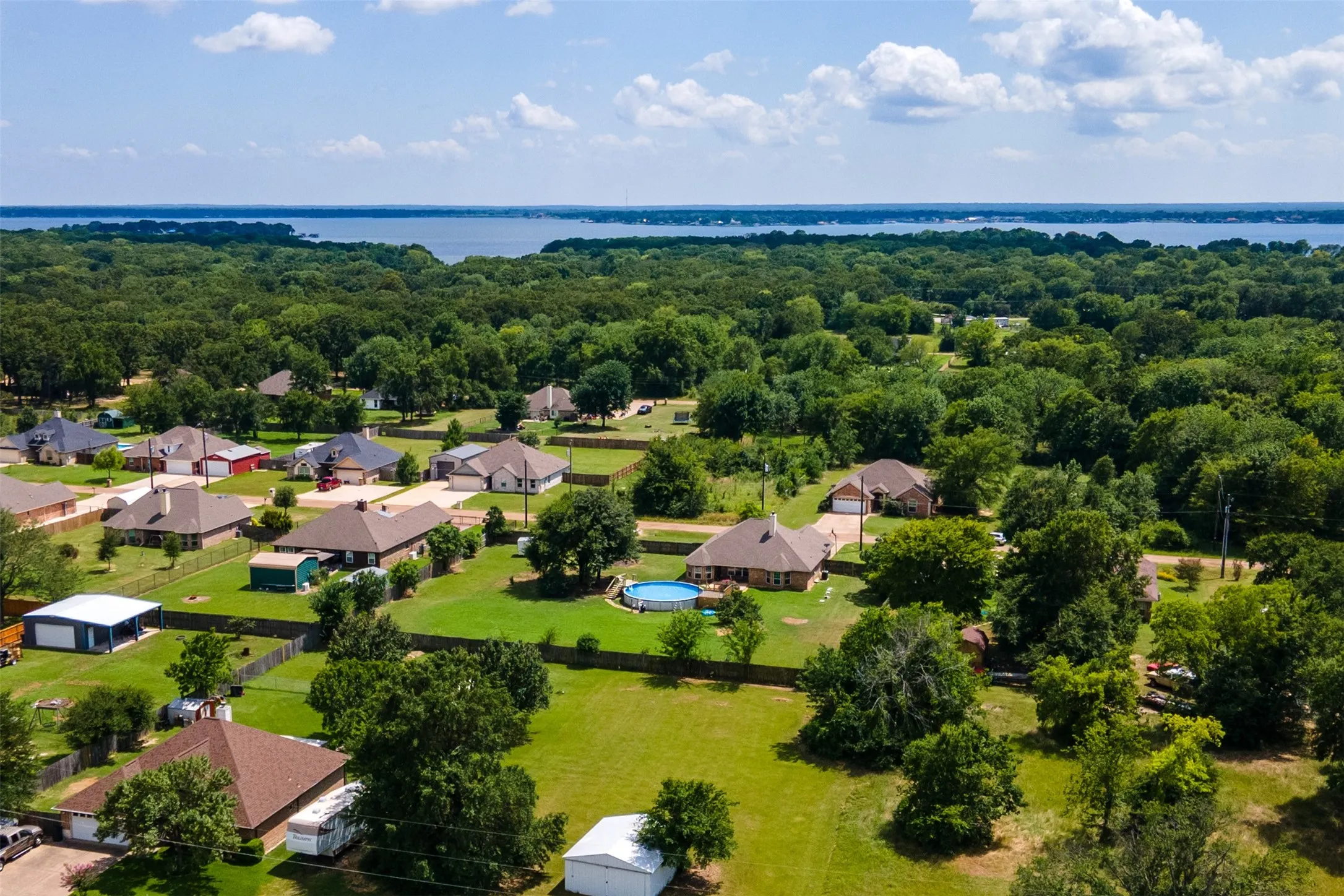 Single Family Residence For Sale in Henderson County , 118 Janice Lane, Mabank, Texas 75156, 4 Bedroom, 2 Bathroom, Garage spaces, 1,865 Sqft, built in 2009, mls#21307475, Real Estate Agent in Mabank, Homes For Sale in Henderson county, Homes For Sale in Mabank, Realtor in Mabank Texas, Real Estate Brokerage Independent Realty Texas, Luminita Cordes Realtor