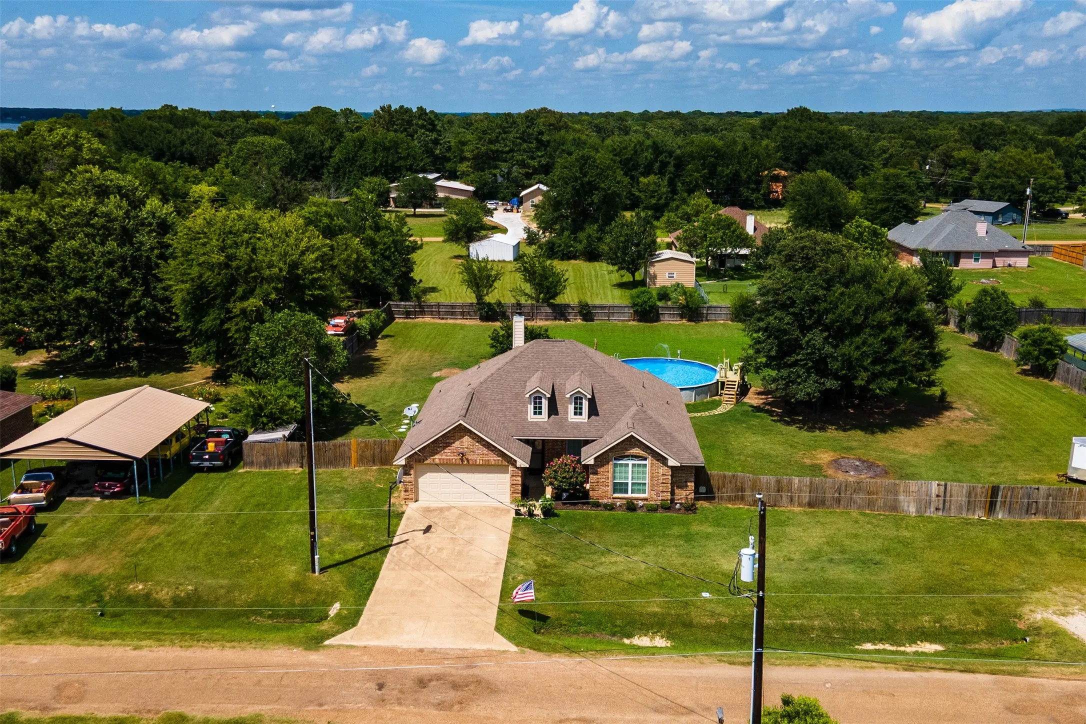 Single Family Residence For Sale in Henderson County , 118 Janice Lane, Mabank, Texas 75156, 4 Bedroom, 2 Bathroom, Garage spaces, 1,865 Sqft, built in 2009, mls#21307475, Real Estate Agent in Mabank, Homes For Sale in Henderson county, Homes For Sale in Mabank, Realtor in Mabank Texas, Real Estate Brokerage Independent Realty Texas, Luminita Cordes Realtor