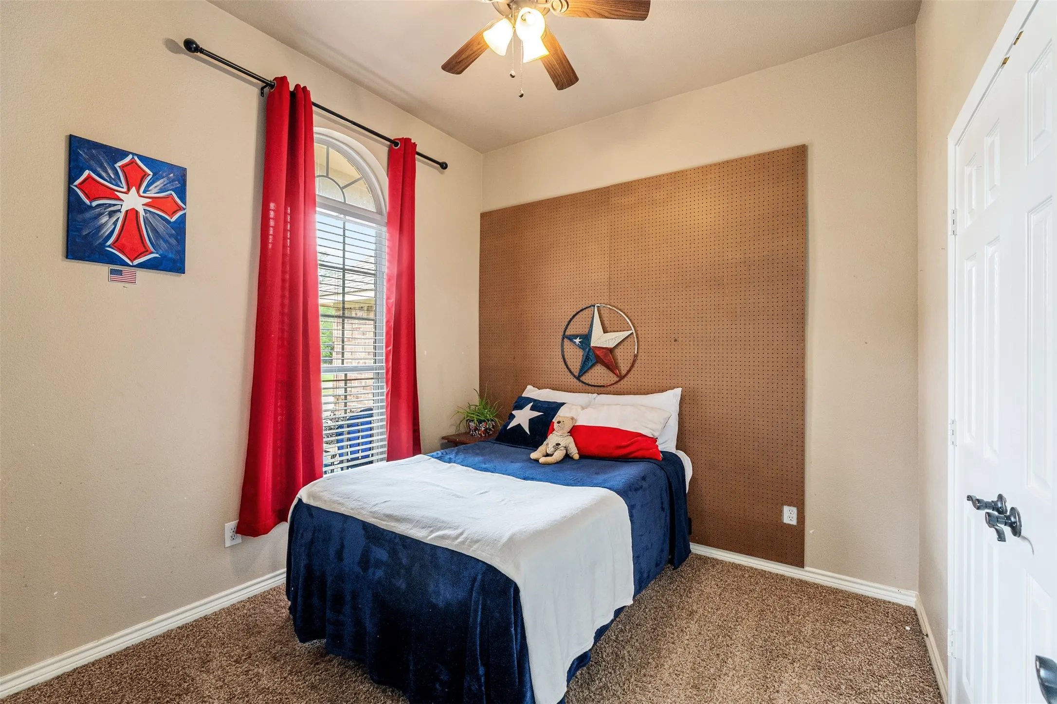 Single Family Residence For Sale in Henderson County , 118 Janice Lane, Mabank, Texas 75156, 4 Bedroom, 2 Bathroom, Garage spaces, 1,865 Sqft, built in 2009, mls#21307475, Real Estate Agent in Mabank, Homes For Sale in Henderson county, Homes For Sale in Mabank, Realtor in Mabank Texas, Real Estate Brokerage Independent Realty Texas, Luminita Cordes Realtor