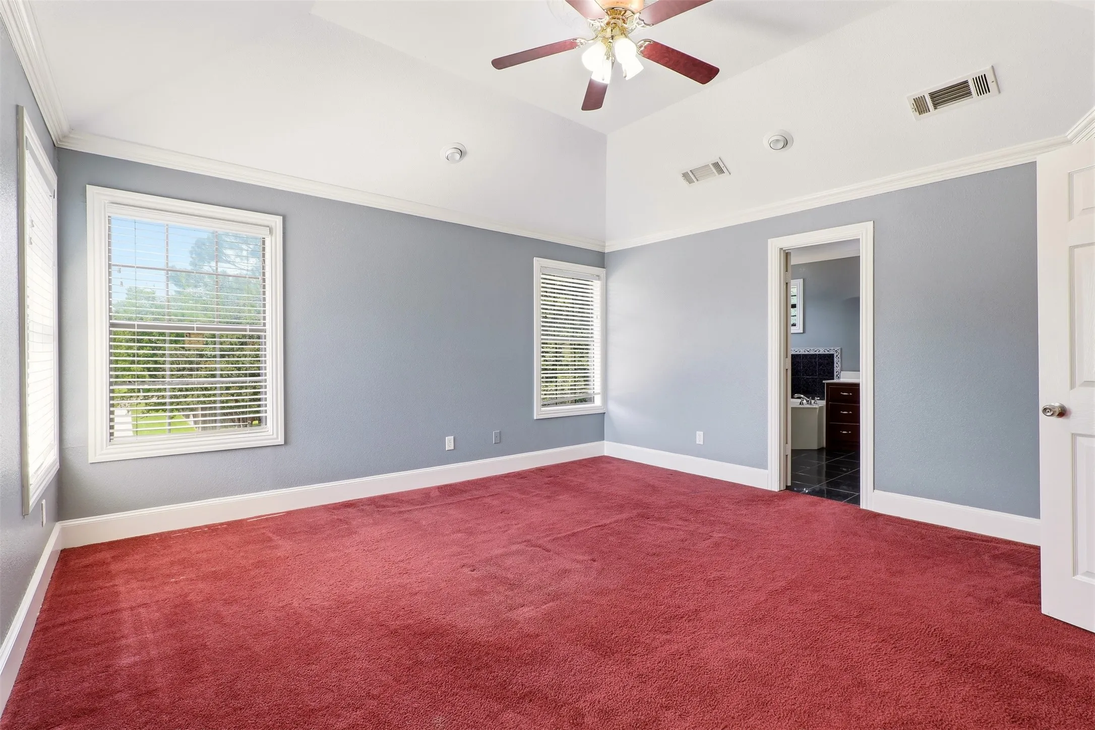 Single Family Residence For Sale in Dallas County , 3129 New Haven Street, Irving, Texas 75062, 5 Bedroom, 4 Bathroom, 2 Garage spaces, 2,304 Sqft, built in 1953, mls#21304452, Real Estate Agent in Irving, Homes For Sale in Dallas county, Homes For Sale in Irving, Realtor in Irving Texas, Real Estate Brokerage Independent Realty Texas, Luminita Cordes Realtor