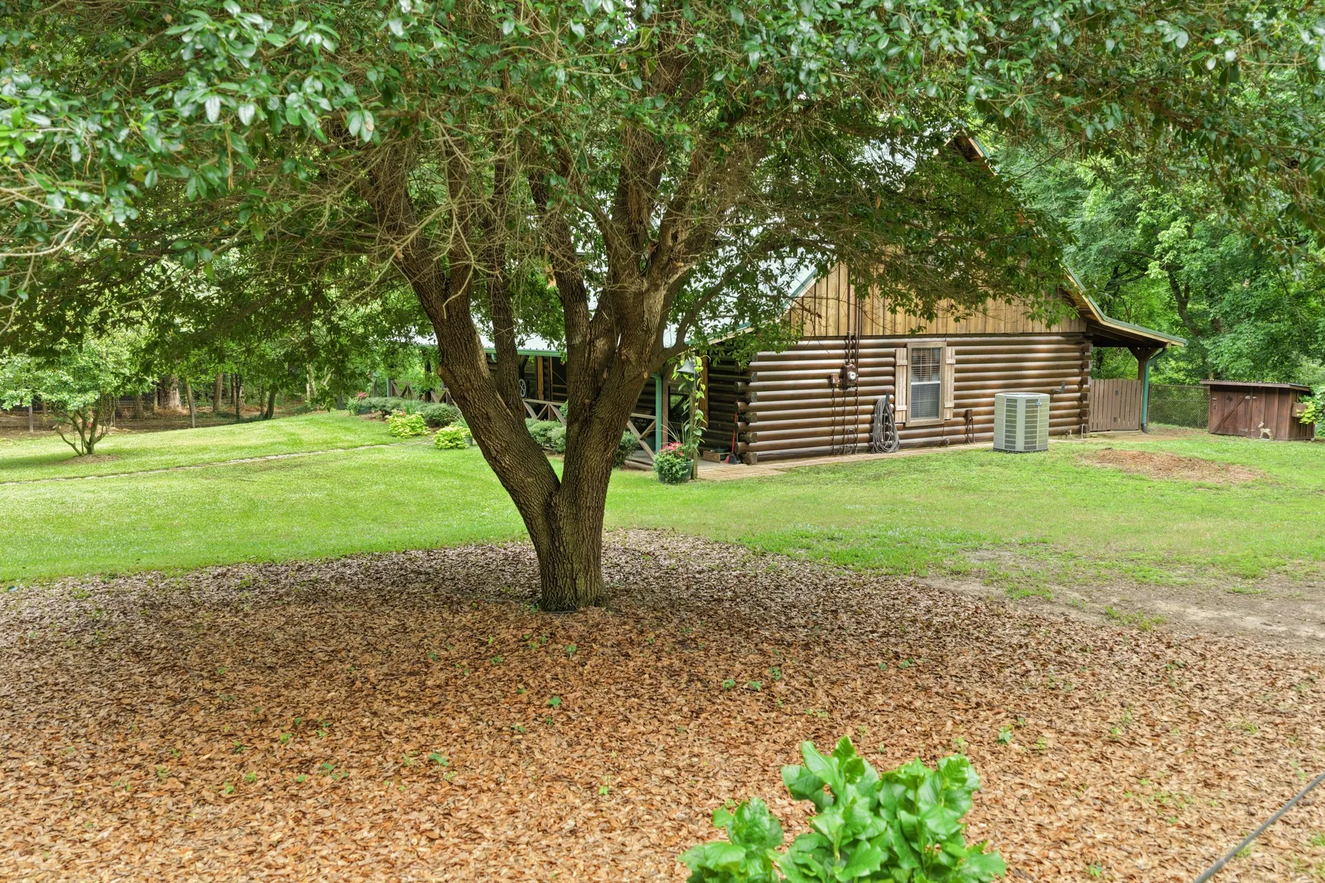 Single Family Residence For Sale in Camp County , 11995 FM 557, Pittsburg, Texas 75686, 3 Bedroom, 2 Bathroom, 2 Garage spaces, 2,200 Sqft, built in 1987, Price $449,000, mls#21307577, Real Estate Agent in Pittsburg, Homes For Sale in Camp county, Homes For Sale in Pittsburg, Realtor in Pittsburg Texas, Real Estate Brokerage Independent Realty Texas, Luminita Cordes Realtor