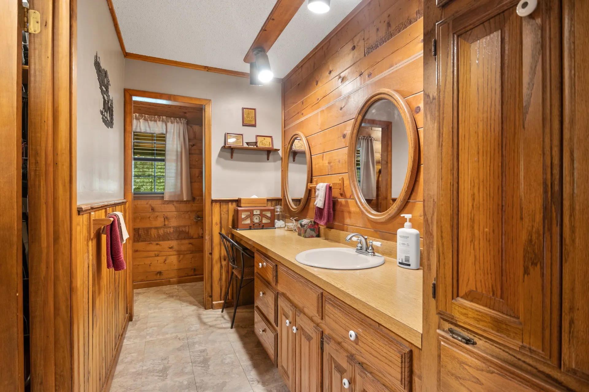Single Family Residence For Sale in Camp County , 11995 FM 557, Pittsburg, Texas 75686, 3 Bedroom, 2 Bathroom, 2 Garage spaces, 2,200 Sqft, built in 1987, Price $449,000, mls#21307577, Real Estate Agent in Pittsburg, Homes For Sale in Camp county, Homes For Sale in Pittsburg, Realtor in Pittsburg Texas, Real Estate Brokerage Independent Realty Texas, Luminita Cordes Realtor