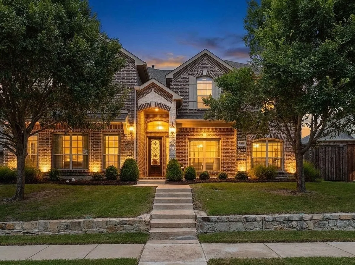 Single Family Residence For Sale in Collin County , 3207 Elkhart Drive, Sachse, Texas 75048, 5 Bedroom, 4 Bathroom, 2 Garage spaces, 4,261 Sqft, built in 2015, mls#21303447, Real Estate Agent in Sachse, Homes For Sale in Collin county, Homes For Sale in Sachse, Realtor in Sachse Texas, Real Estate Brokerage Independent Realty Texas, Luminita Cordes Realtor