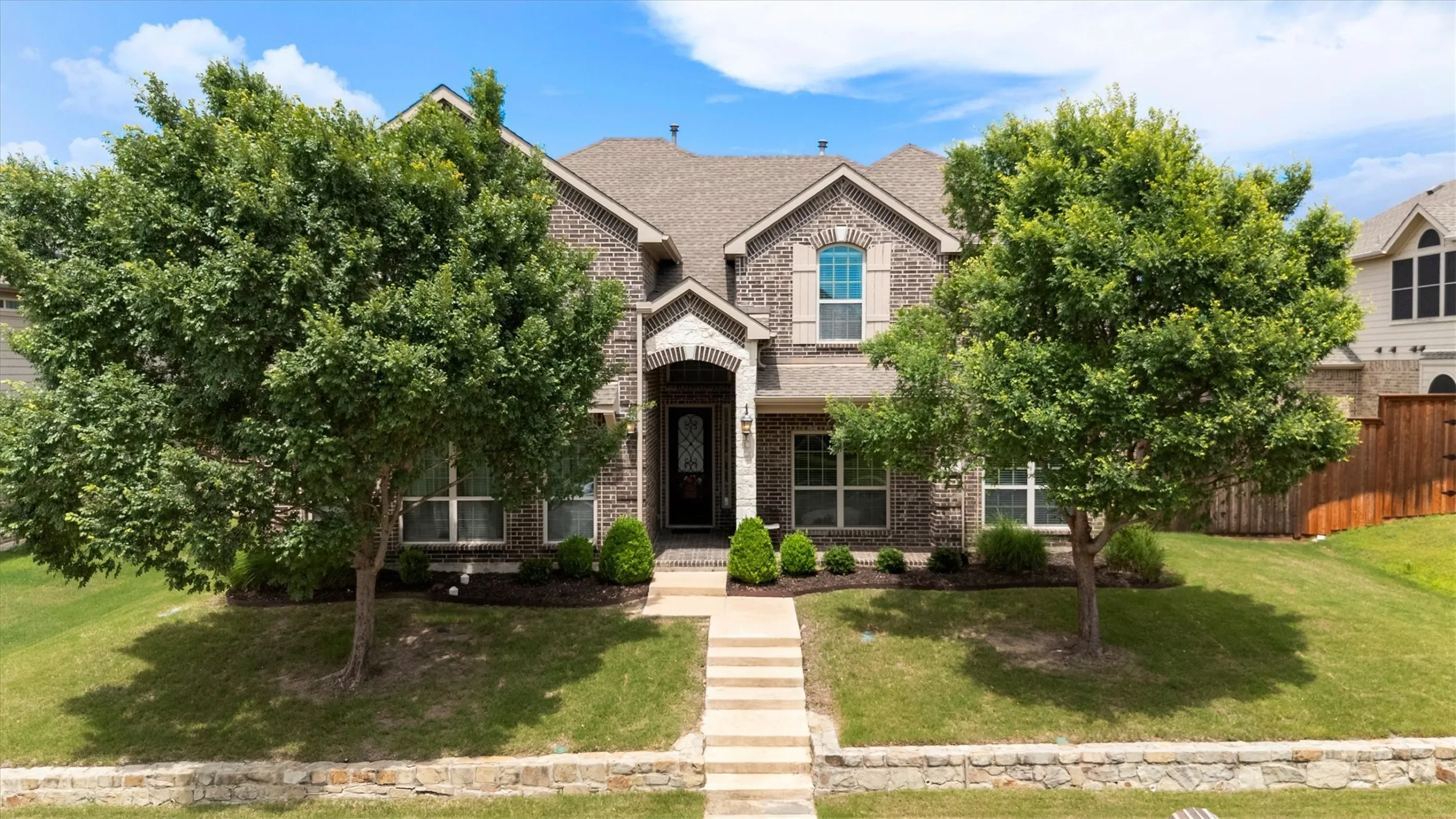 Single Family Residence For Sale in Collin County , 3207 Elkhart Drive, Sachse, Texas 75048, 5 Bedroom, 4 Bathroom, 2 Garage spaces, 4,261 Sqft, built in 2015, mls#21303447, Real Estate Agent in Sachse, Homes For Sale in Collin county, Homes For Sale in Sachse, Realtor in Sachse Texas, Real Estate Brokerage Independent Realty Texas, Luminita Cordes Realtor