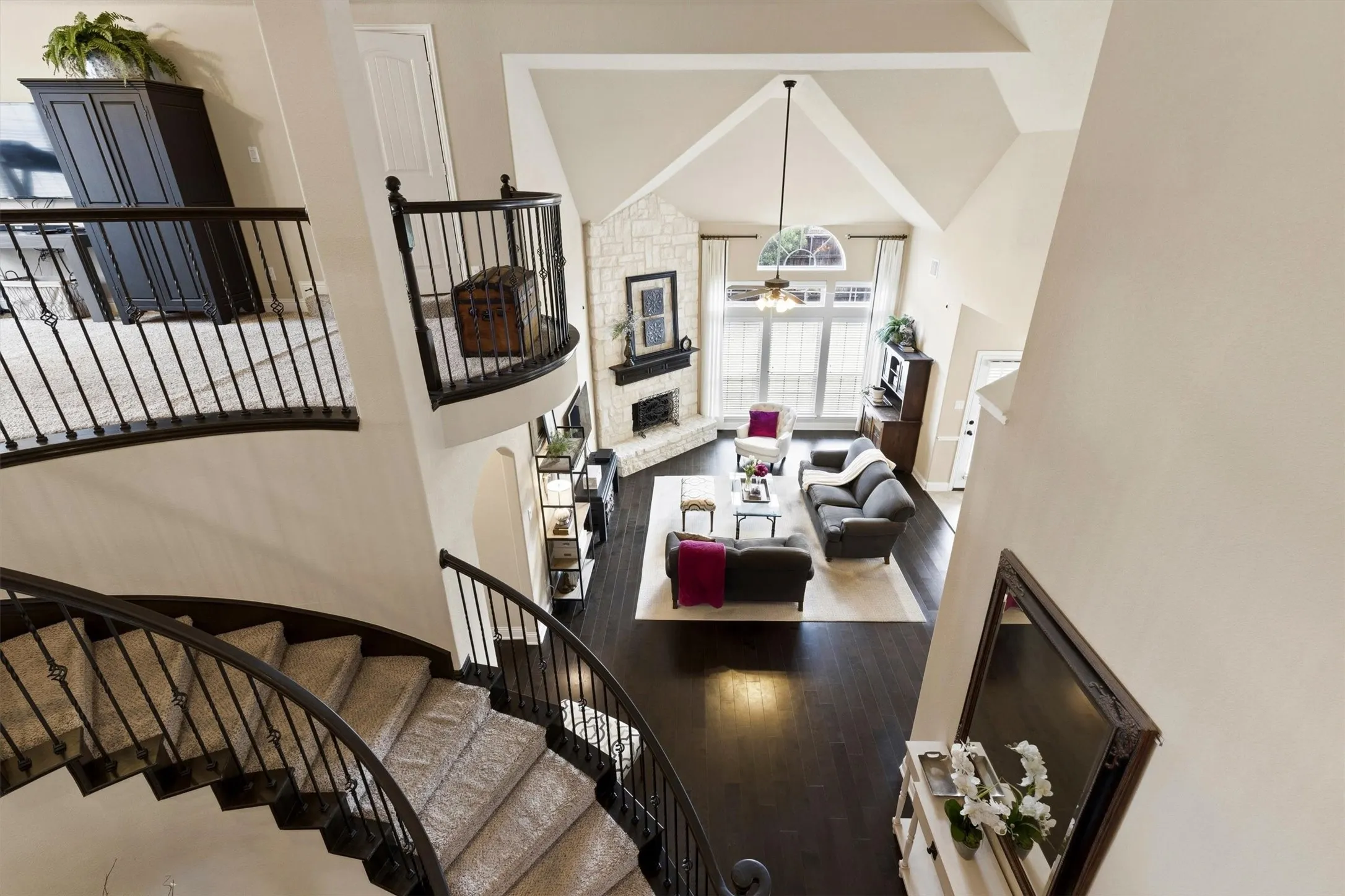 Single Family Residence For Sale in Collin County , 3207 Elkhart Drive, Sachse, Texas 75048, 5 Bedroom, 4 Bathroom, 2 Garage spaces, 4,261 Sqft, built in 2015, mls#21303447, Real Estate Agent in Sachse, Homes For Sale in Collin county, Homes For Sale in Sachse, Realtor in Sachse Texas, Real Estate Brokerage Independent Realty Texas, Luminita Cordes Realtor