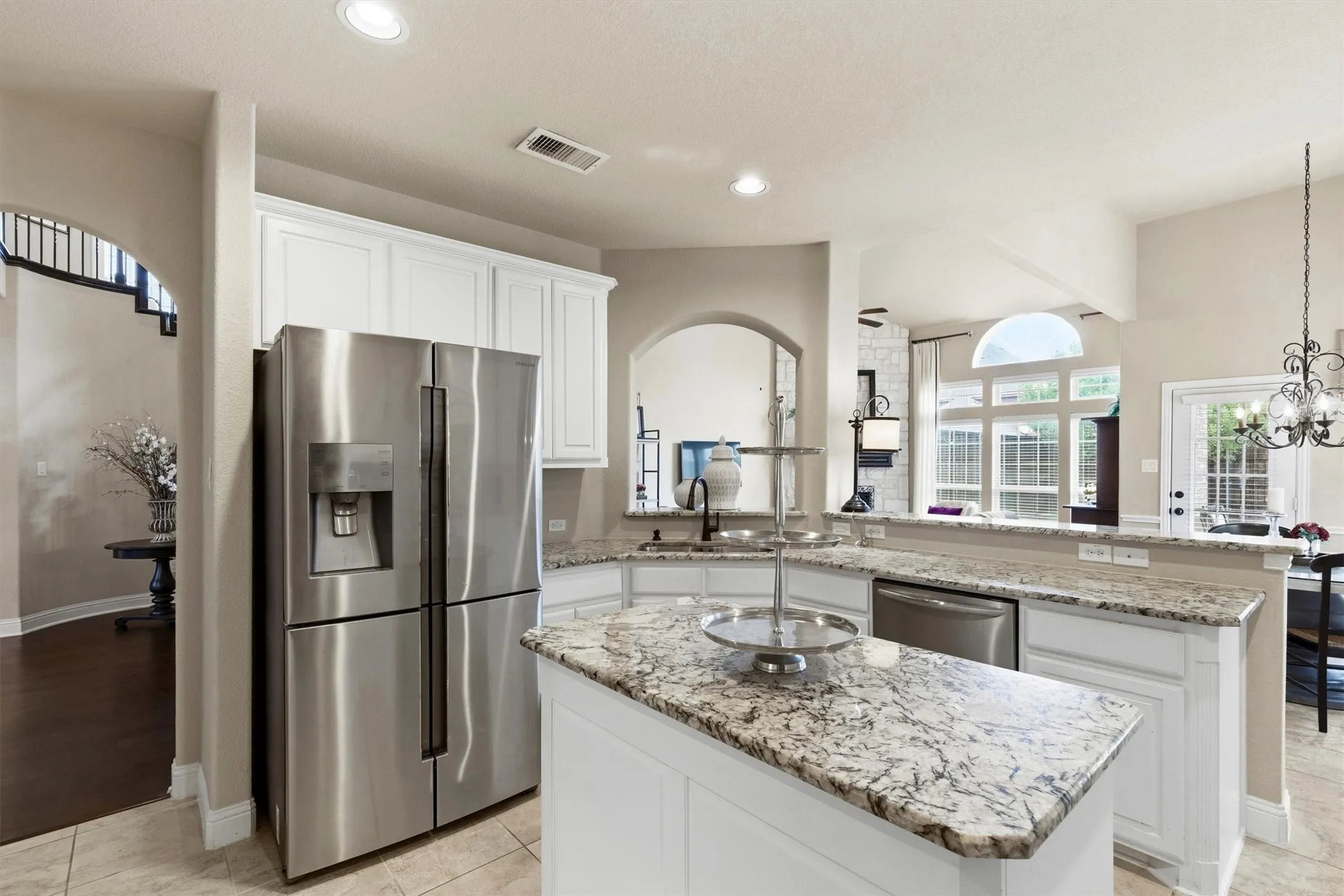 Single Family Residence For Sale in Collin County , 3207 Elkhart Drive, Sachse, Texas 75048, 5 Bedroom, 4 Bathroom, 2 Garage spaces, 4,261 Sqft, built in 2015, mls#21303447, Real Estate Agent in Sachse, Homes For Sale in Collin county, Homes For Sale in Sachse, Realtor in Sachse Texas, Real Estate Brokerage Independent Realty Texas, Luminita Cordes Realtor