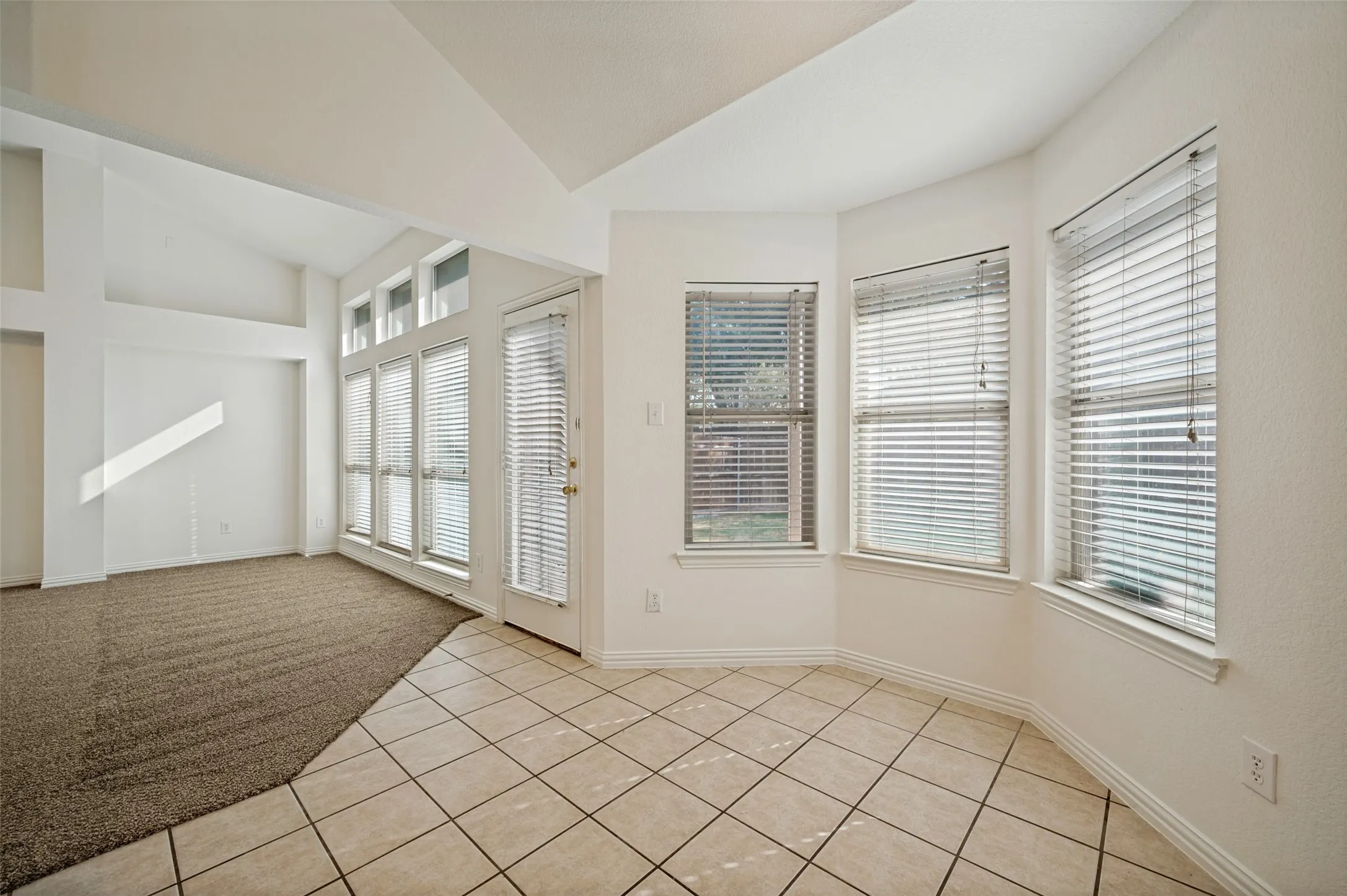 Single Family Residence For Sale in Denton County , 11202 Outpost Trail, Frisco, Texas 75033, 4 Bedroom, 2 Bathroom, 2 Garage spaces, 2,014 Sqft, built in 2004, mls#21307590, Real Estate Agent in Frisco, Homes For Sale in Denton county, Homes For Sale in Frisco, Realtor in Frisco Texas, Real Estate Brokerage Independent Realty Texas, Luminita Cordes Realtor