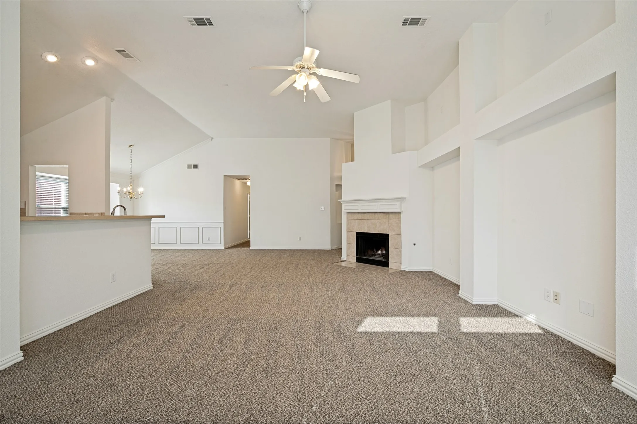 Single Family Residence For Sale in Denton County , 11202 Outpost Trail, Frisco, Texas 75033, 4 Bedroom, 2 Bathroom, 2 Garage spaces, 2,014 Sqft, built in 2004, mls#21307590, Real Estate Agent in Frisco, Homes For Sale in Denton county, Homes For Sale in Frisco, Realtor in Frisco Texas, Real Estate Brokerage Independent Realty Texas, Luminita Cordes Realtor