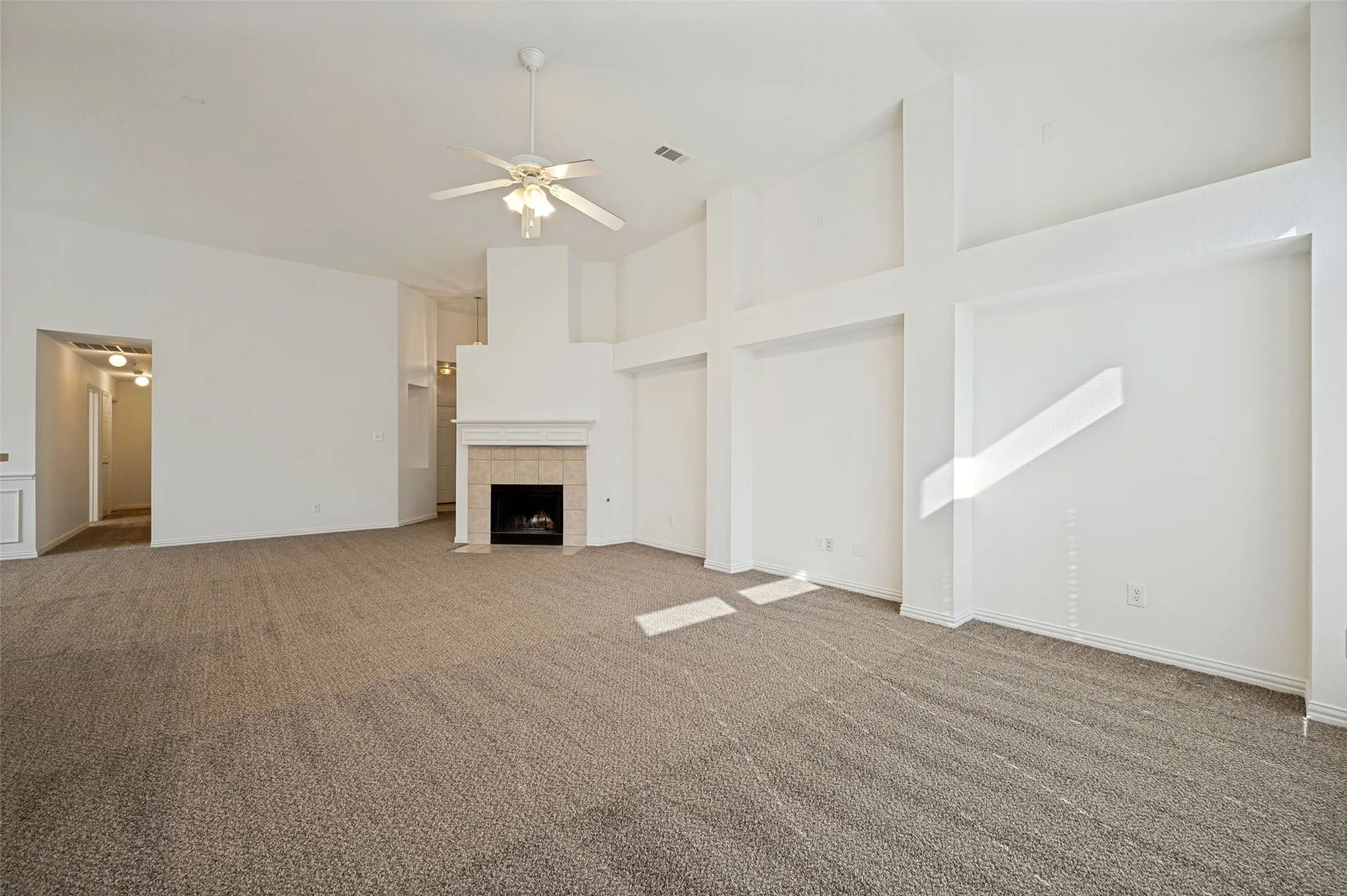 Single Family Residence For Sale in Denton County , 11202 Outpost Trail, Frisco, Texas 75033, 4 Bedroom, 2 Bathroom, 2 Garage spaces, 2,014 Sqft, built in 2004, mls#21307590, Real Estate Agent in Frisco, Homes For Sale in Denton county, Homes For Sale in Frisco, Realtor in Frisco Texas, Real Estate Brokerage Independent Realty Texas, Luminita Cordes Realtor